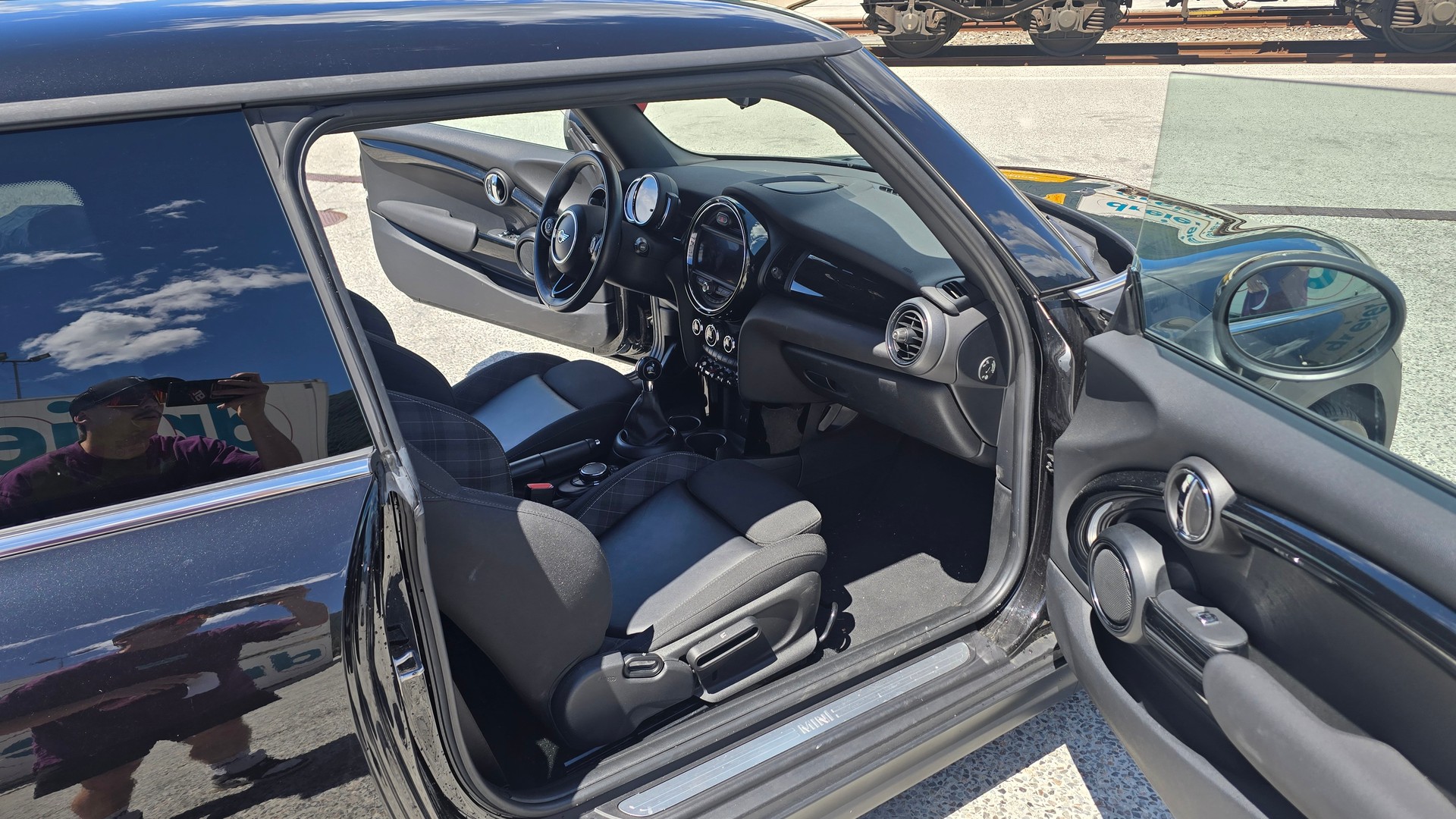 MINI 1.5i Cooper-image-5