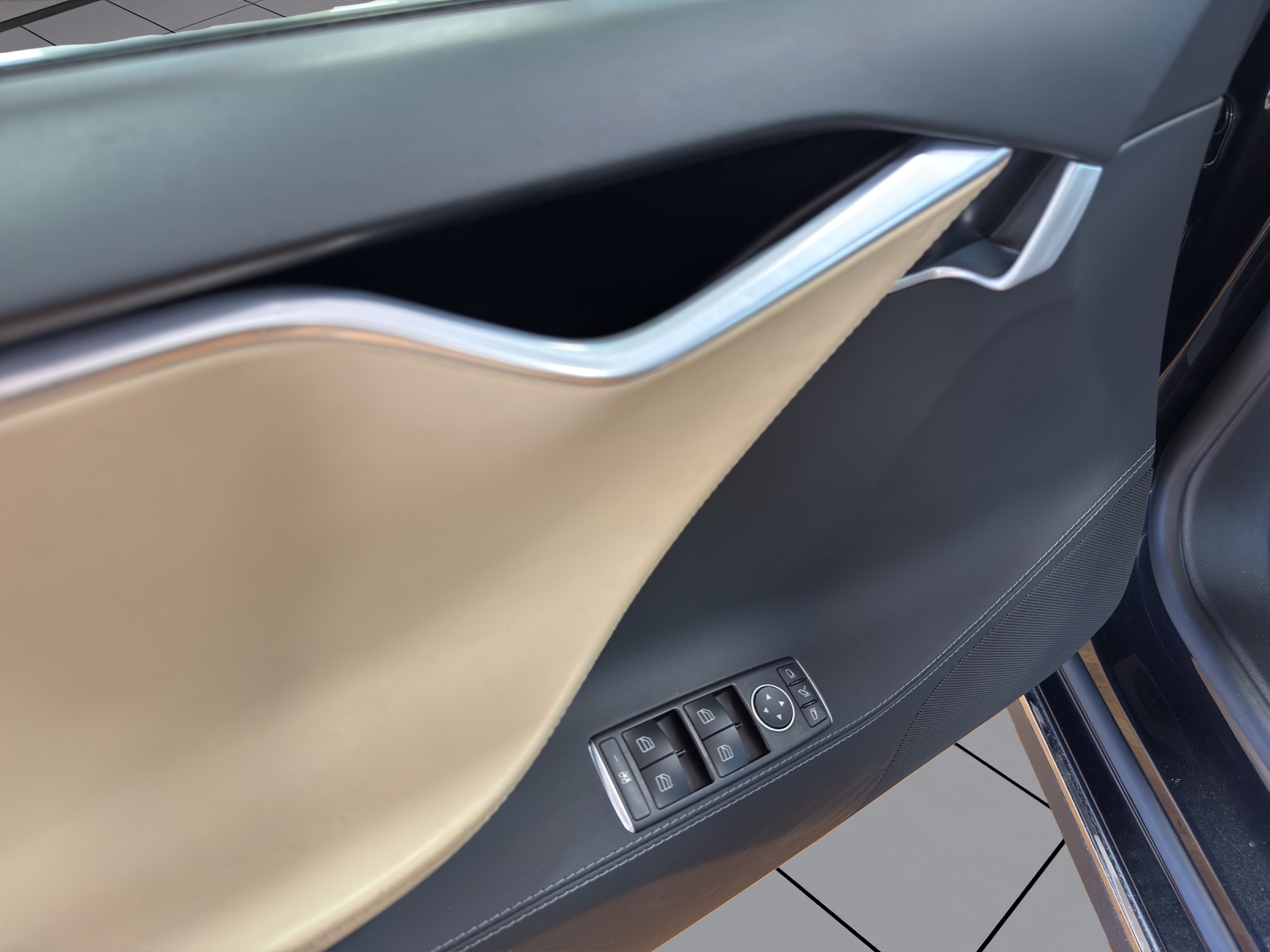 Image TESLA MODEL-S Model S 85 D Performance
