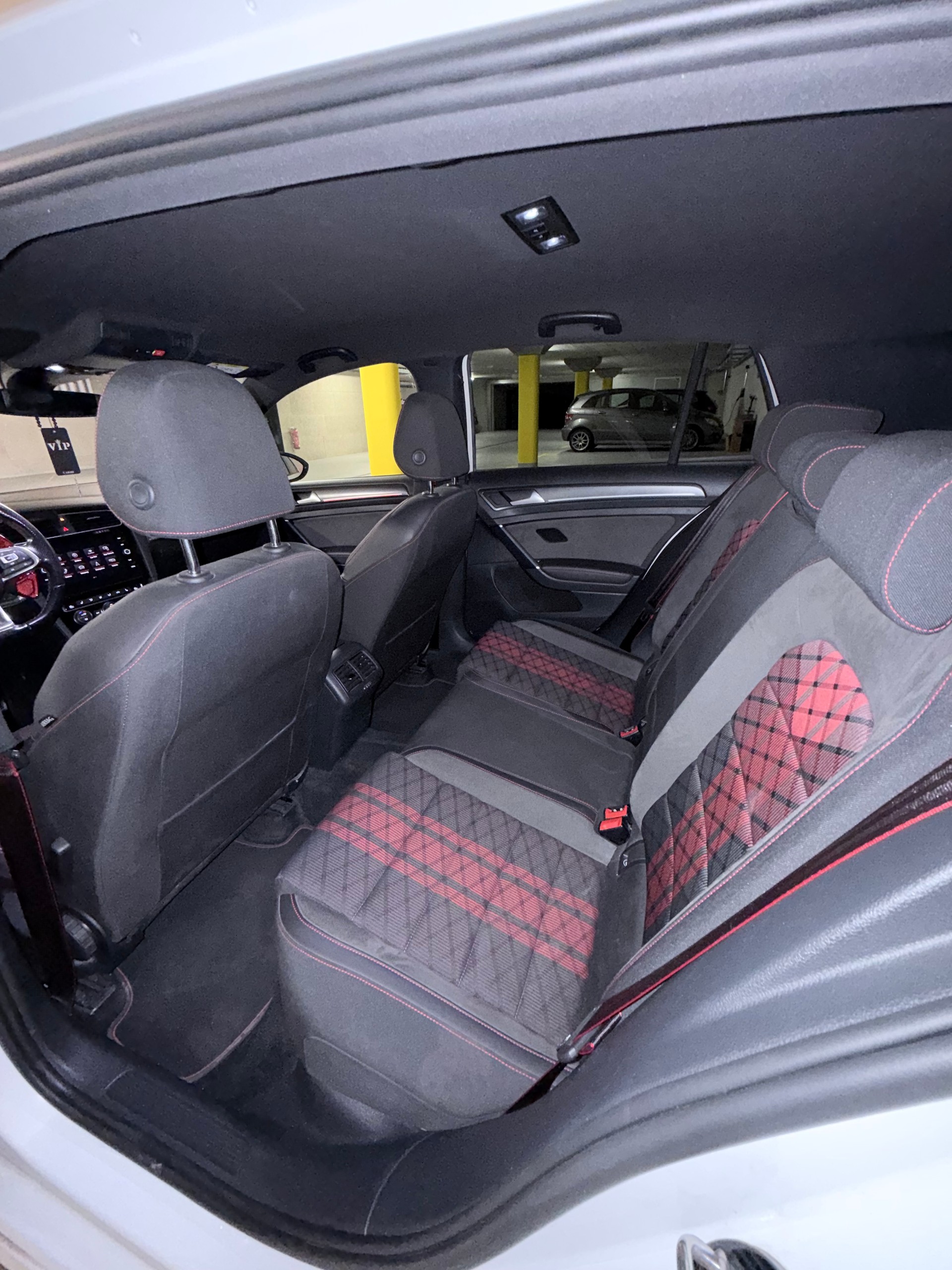 VW GOLF 2.0 TSI GTI TCR DSG-image-4