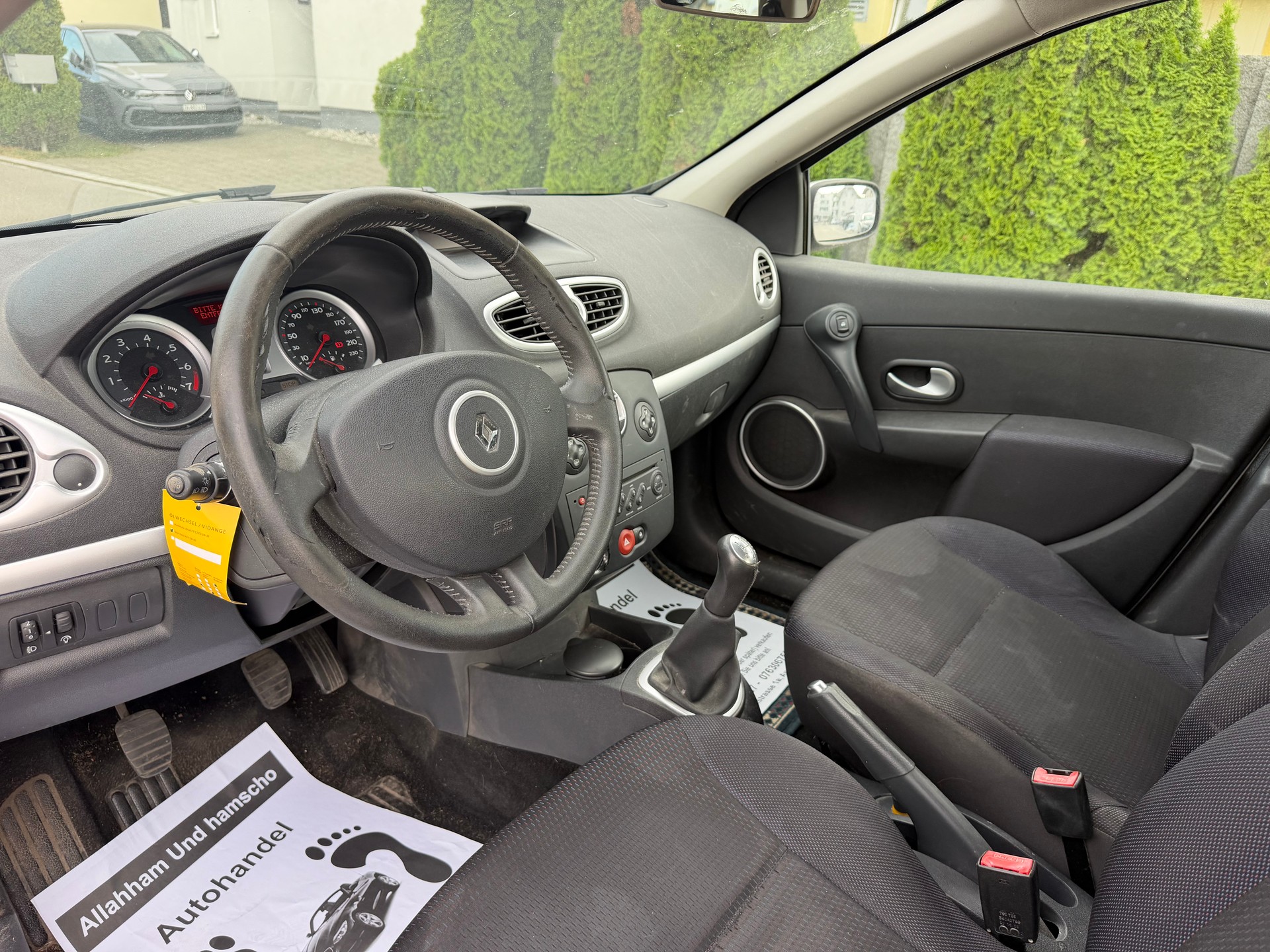 RENAULT Clio 1.6 16V Dynamique-image-12