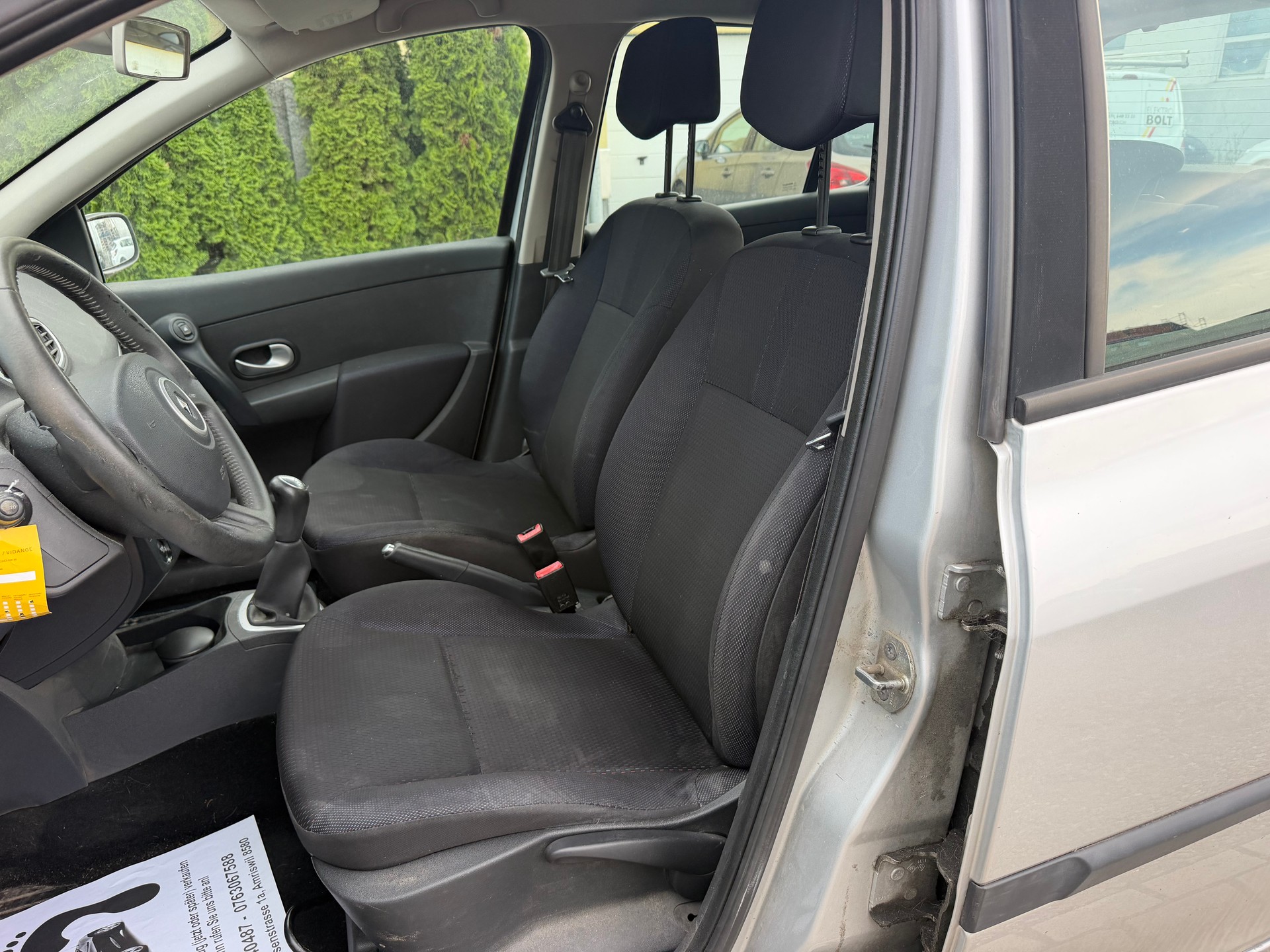 RENAULT Clio 1.6 16V Dynamique-image-8