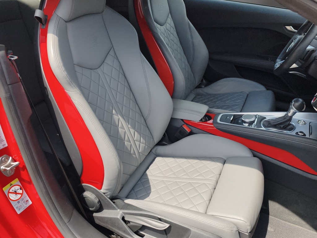 AUDI TTS Coupé 2.0 TFSI quattro S-Tronic-image-13