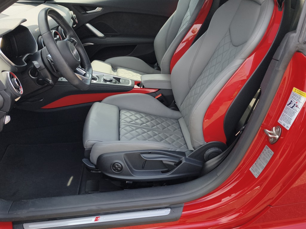 AUDI TTS Coupé 2.0 TFSI quattro S-Tronic-image-2