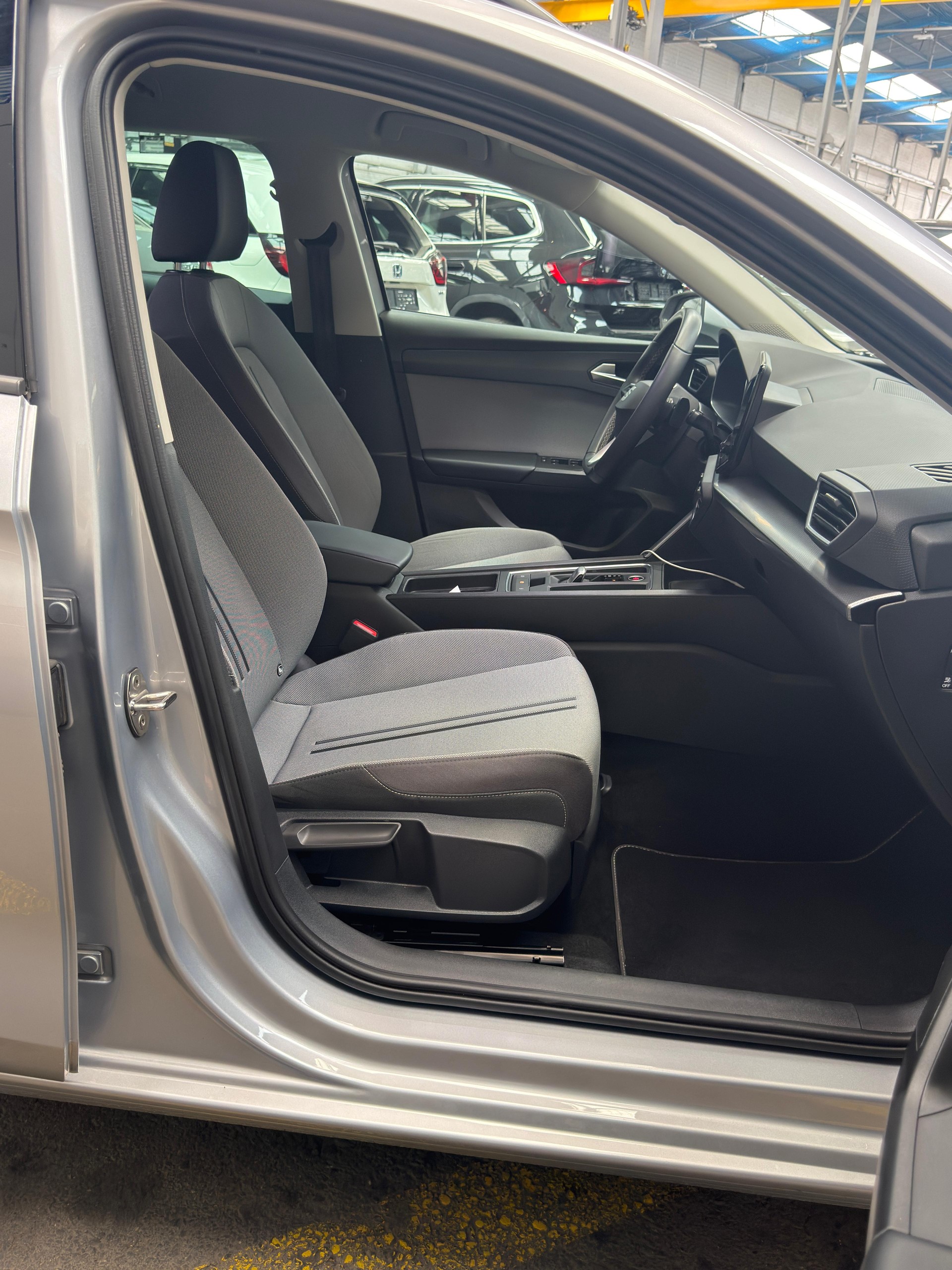SEAT Leon ST 2.0 TDI EVO DSG Style-image-8