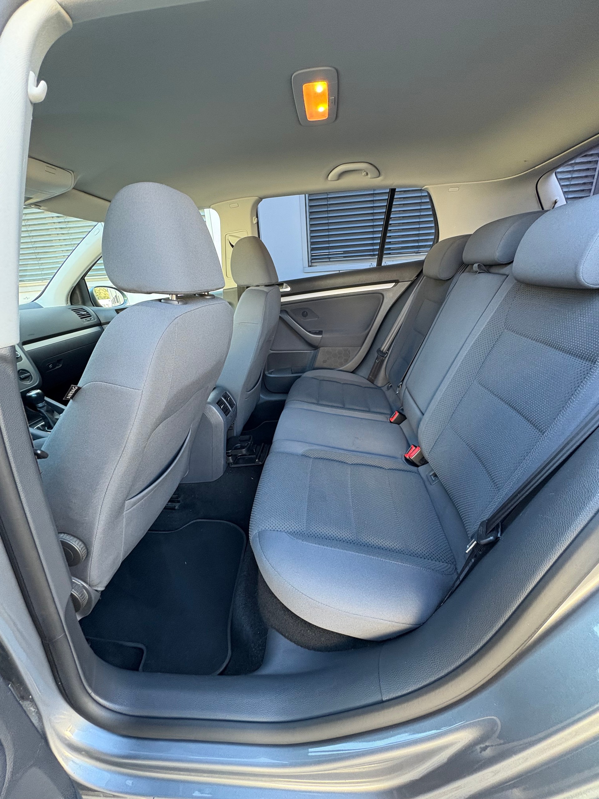 VW Golf 1.9 TDI Comfortline 4Motion-image-15