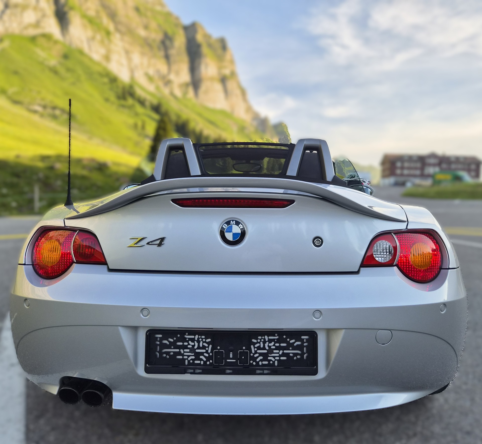 BMW Z4 2.2i Roadster-image-8