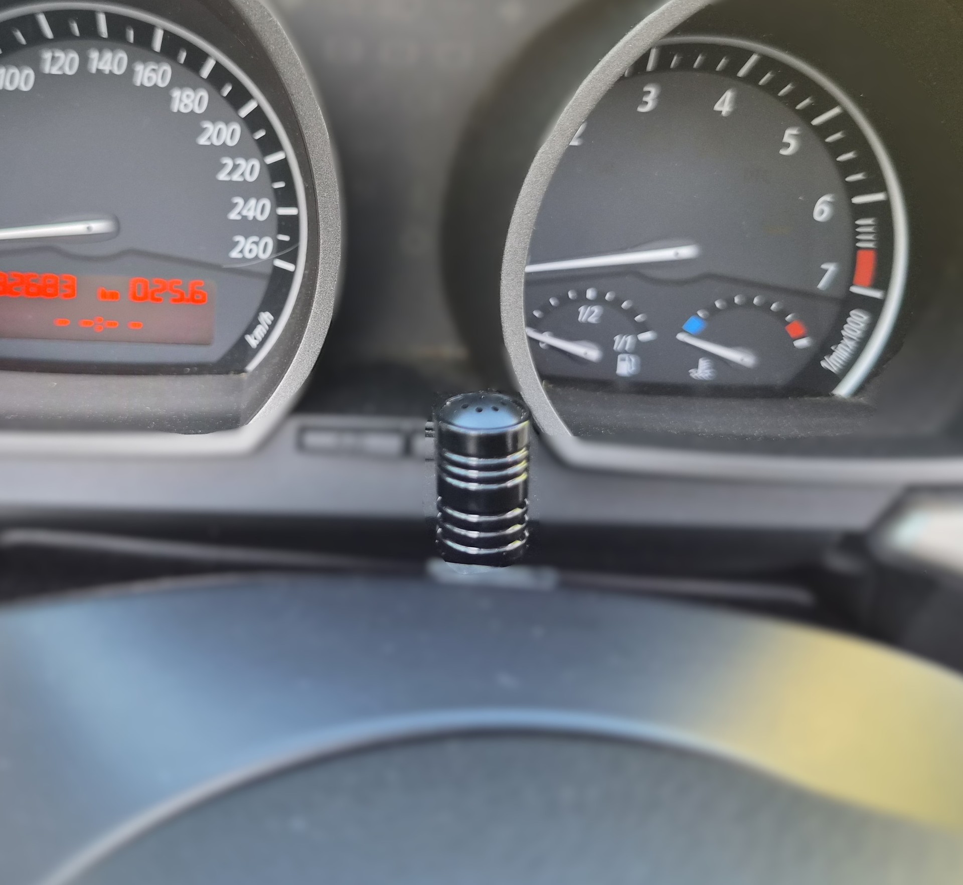 BMW Z4 2.2i Roadster-image-21