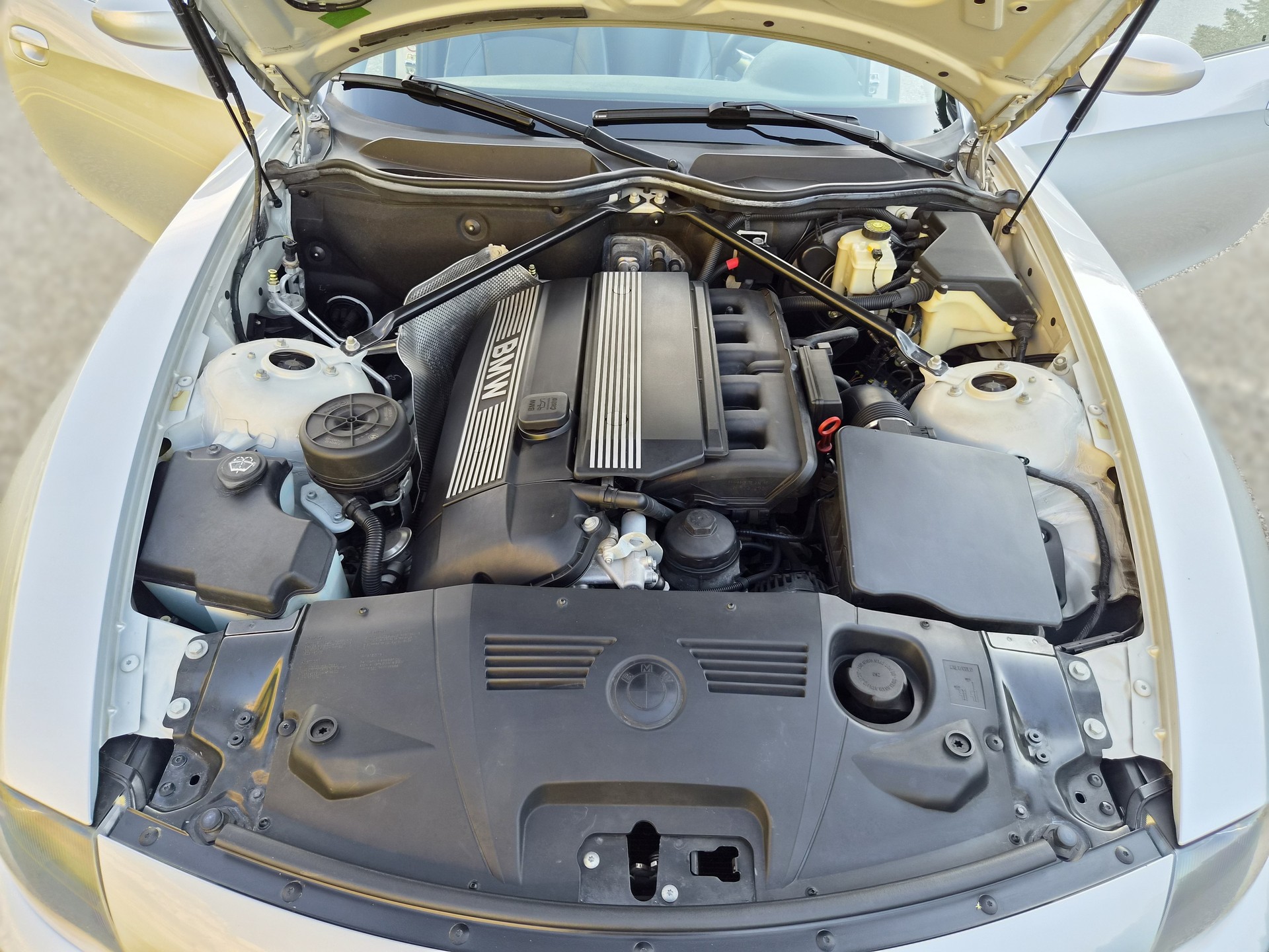 BMW Z4 2.2i Roadster-image-26