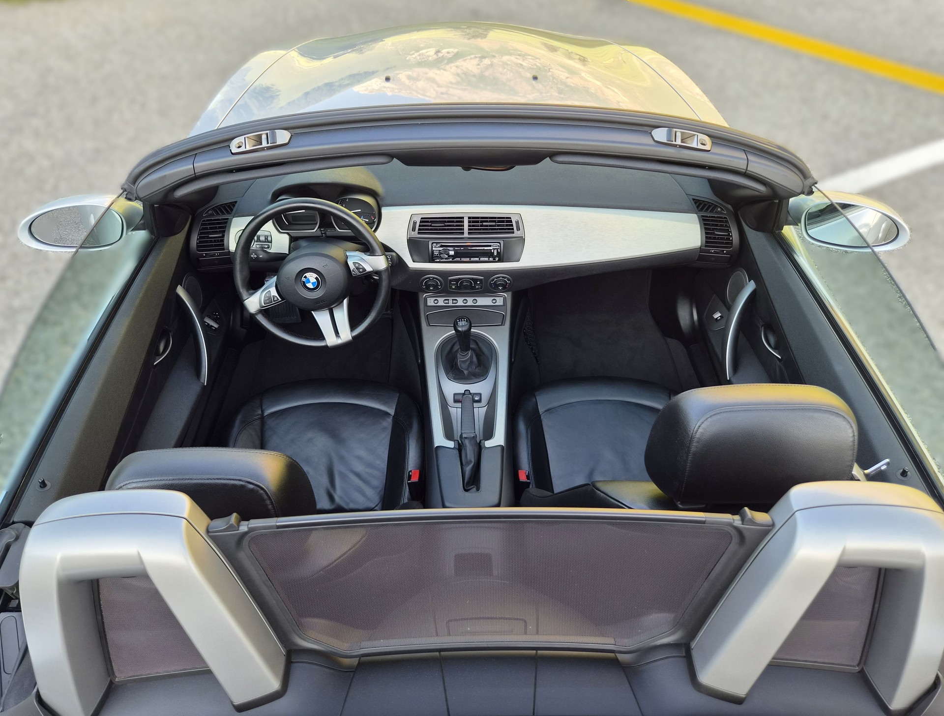 BMW Z4 2.2i Roadster-image-15