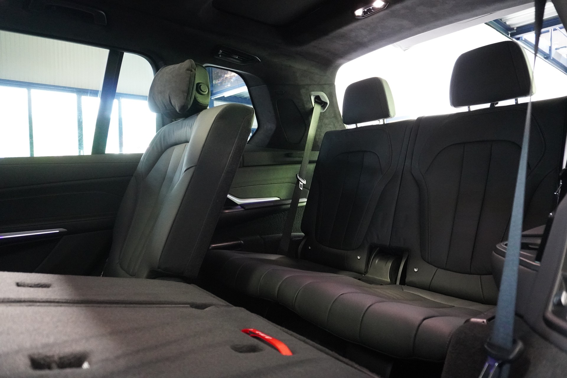 BMW X7 xDrive M50i Steptronic-image-12