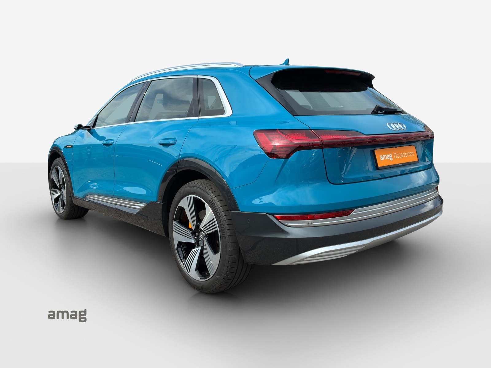 AUDI e-tron 55 Advanced quattro-showroom-element-2