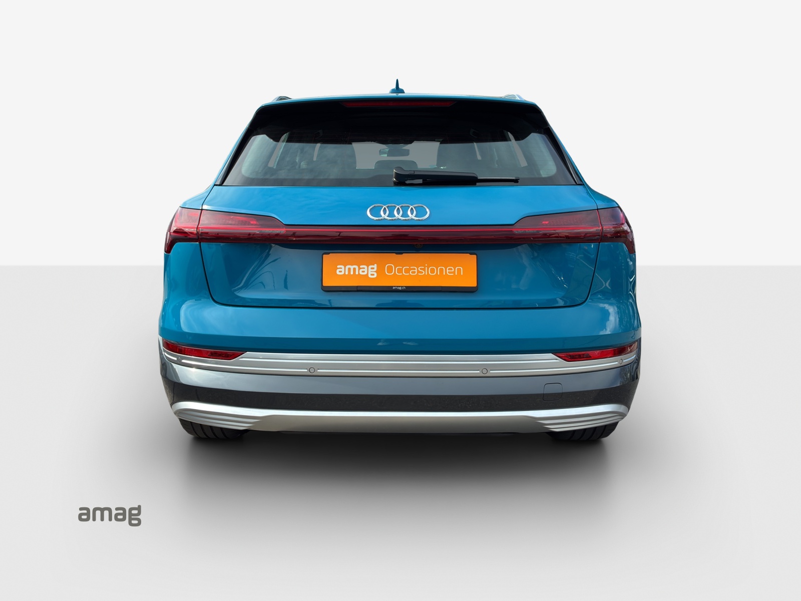 AUDI e-tron 55 Advanced quattro-image-4