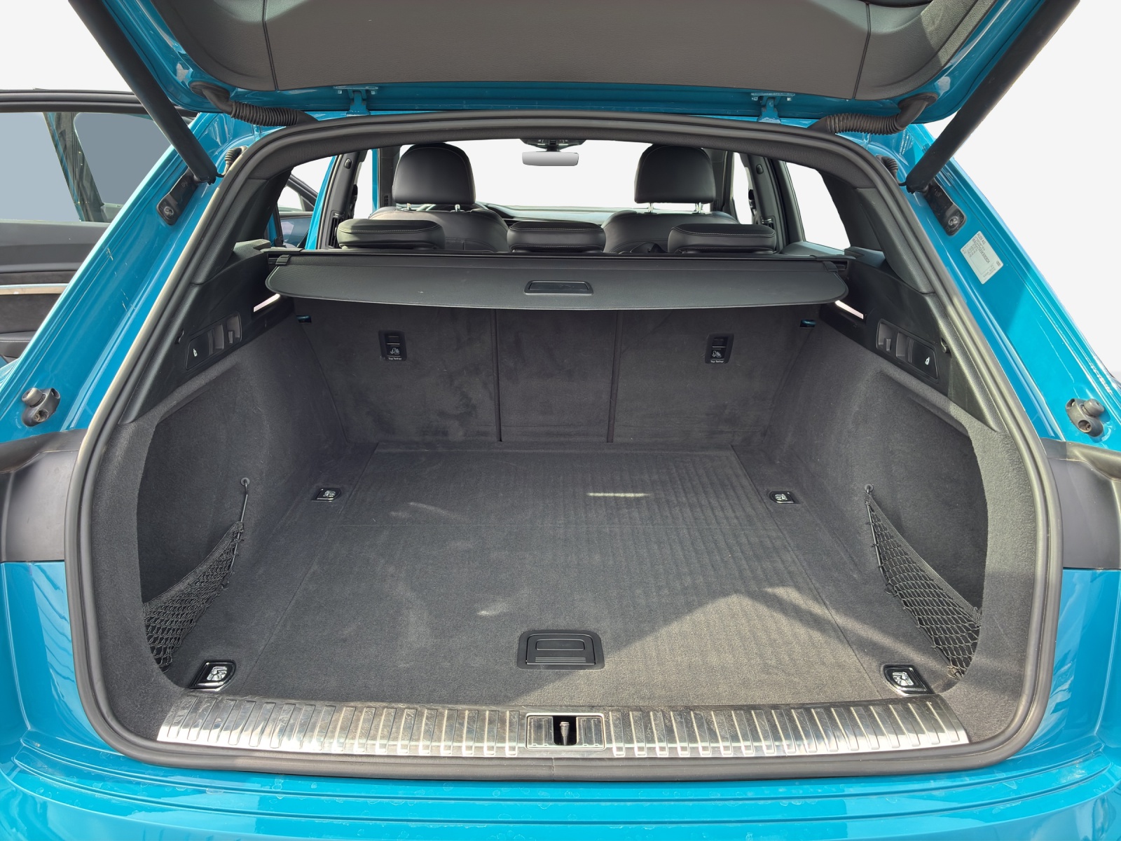 AUDI e-tron 55 Advanced quattro-image-13