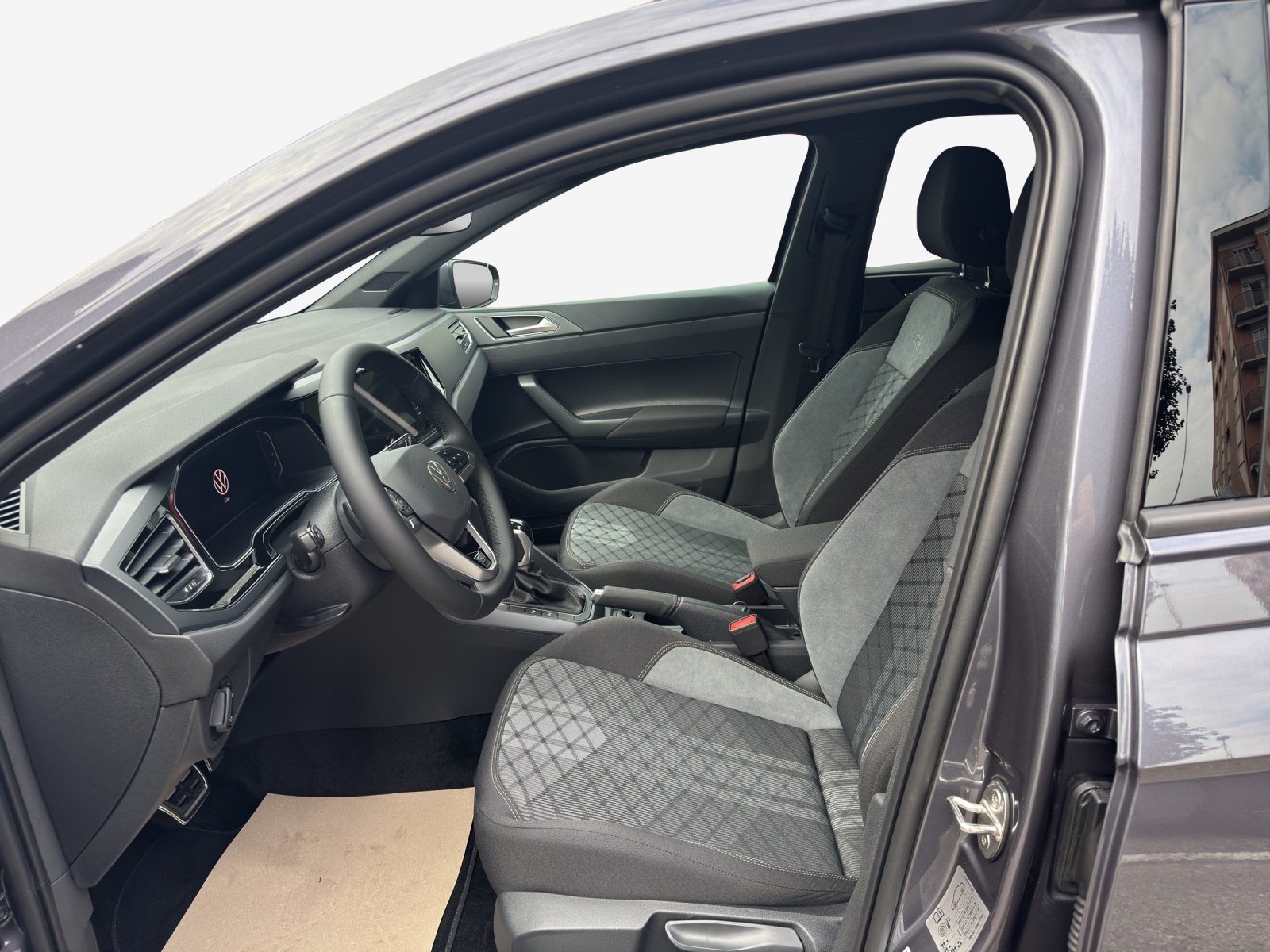 VW Polo 1.0 TSI R-Line DSG-image-7