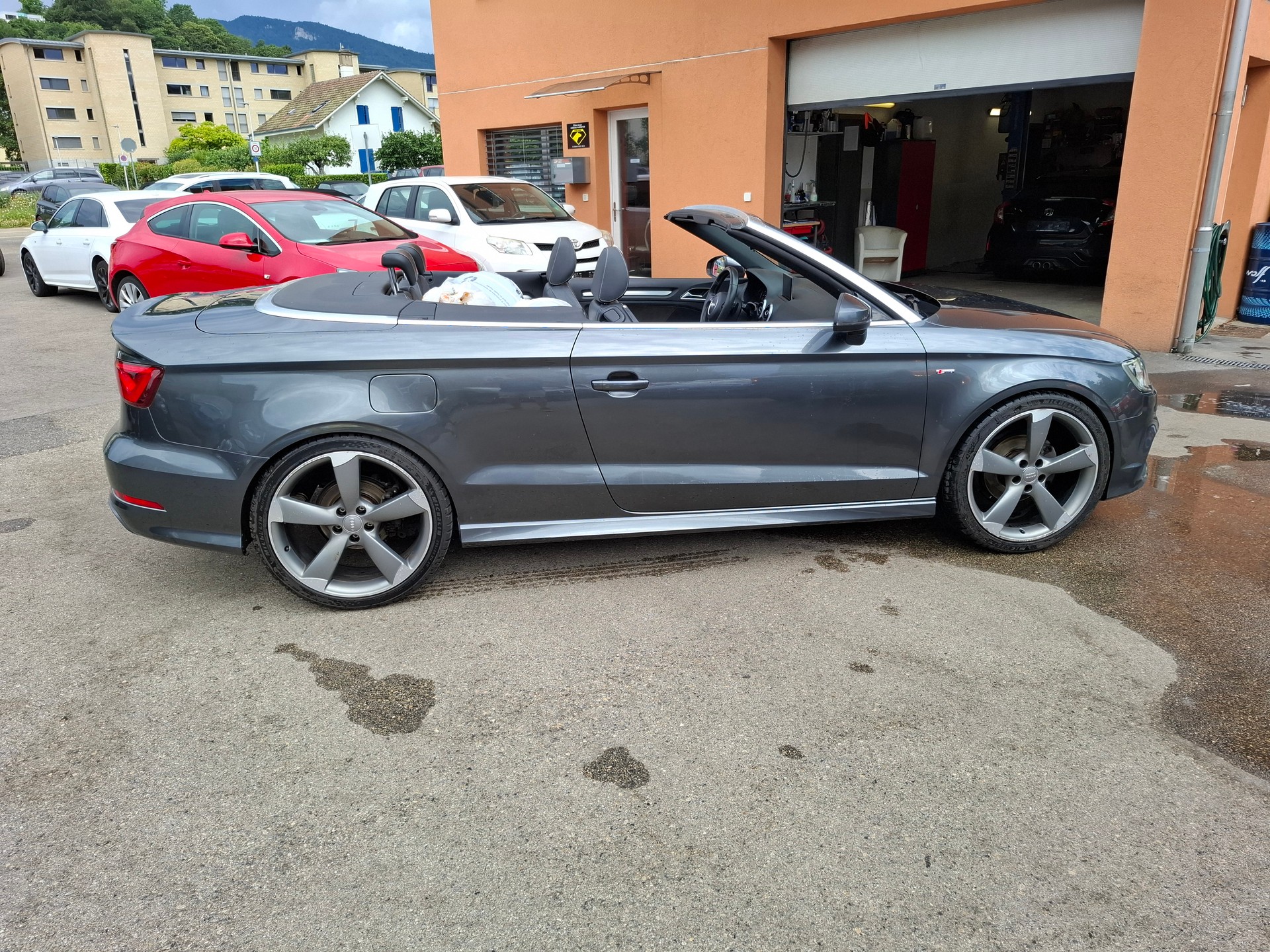 AUDI A3 Cabriolet 1.4 TFSI Ambition S-tronic-image-5