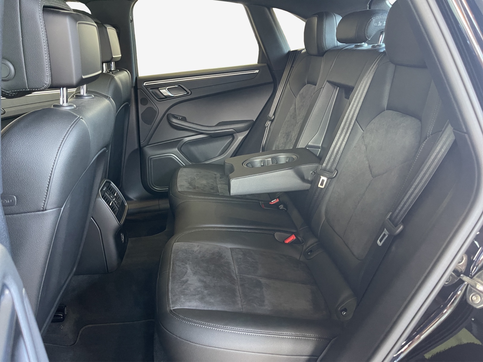 PORSCHE Macan PDK-image-11