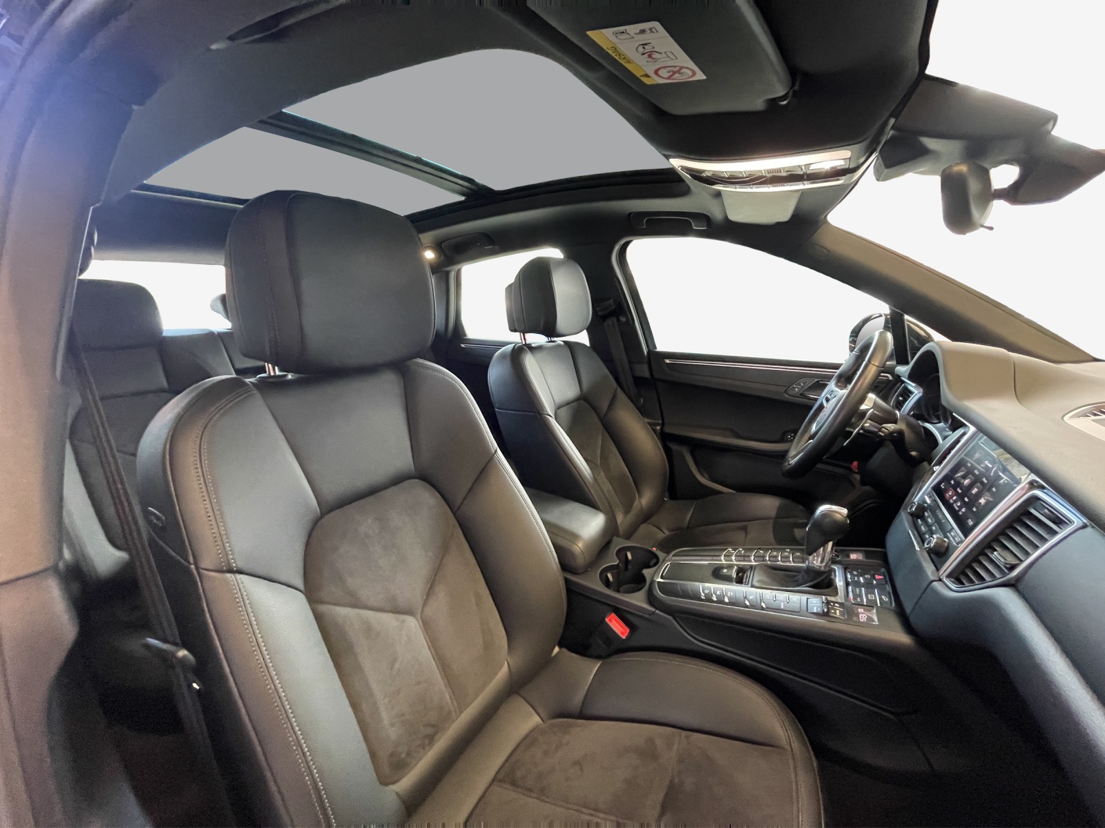 PORSCHE Macan PDK-image-13