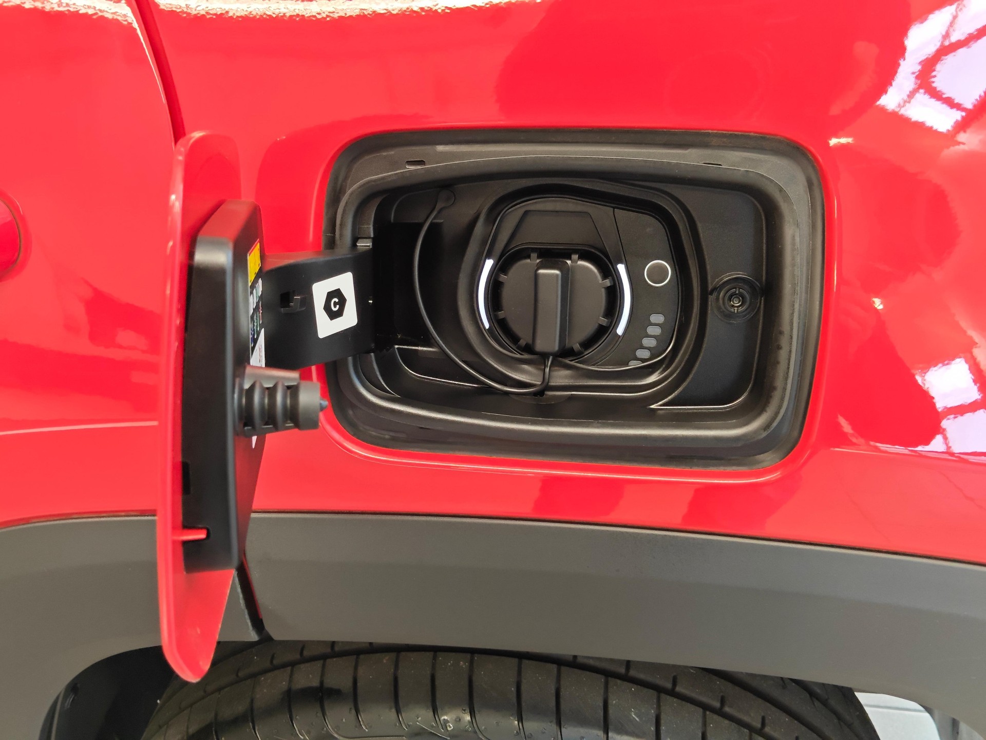 JEEP Renegade 1.3 Swiss Limited 4xe - Pneumatici invernali inclusi-image-11
