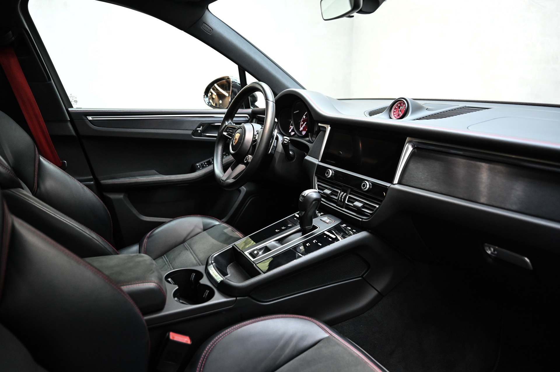 PORSCHE Macan 2.9 V6 GTS-image-24