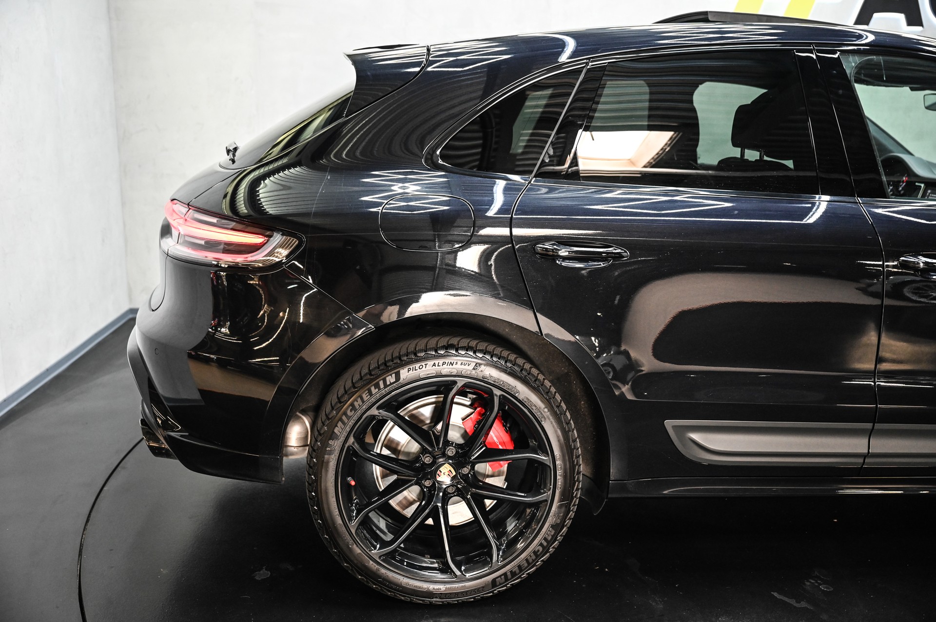 PORSCHE Macan 2.9 V6 GTS-image-9