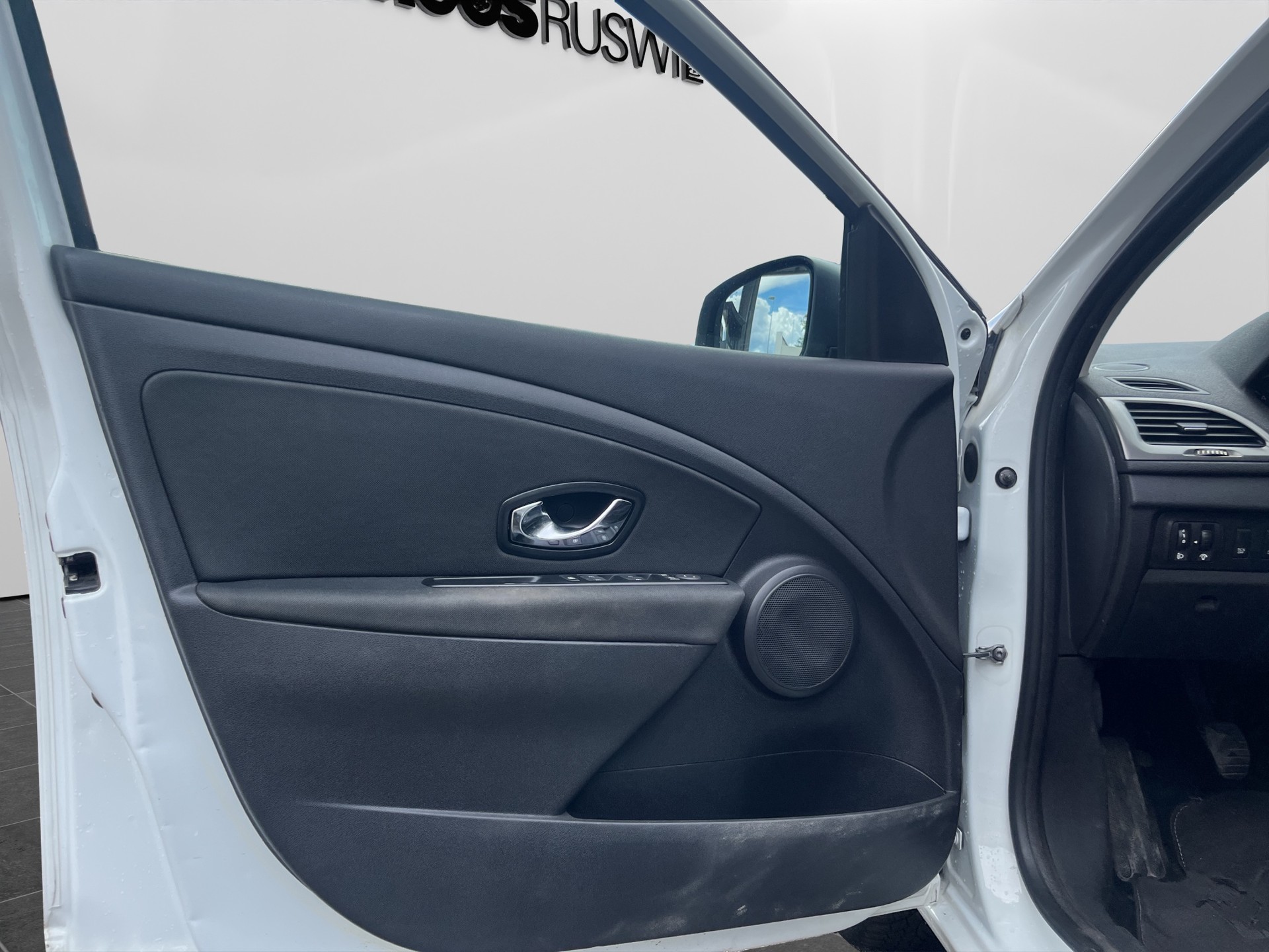 RENAULT Mégane Grandtour 1.5 dCi Expression S/S-image-11