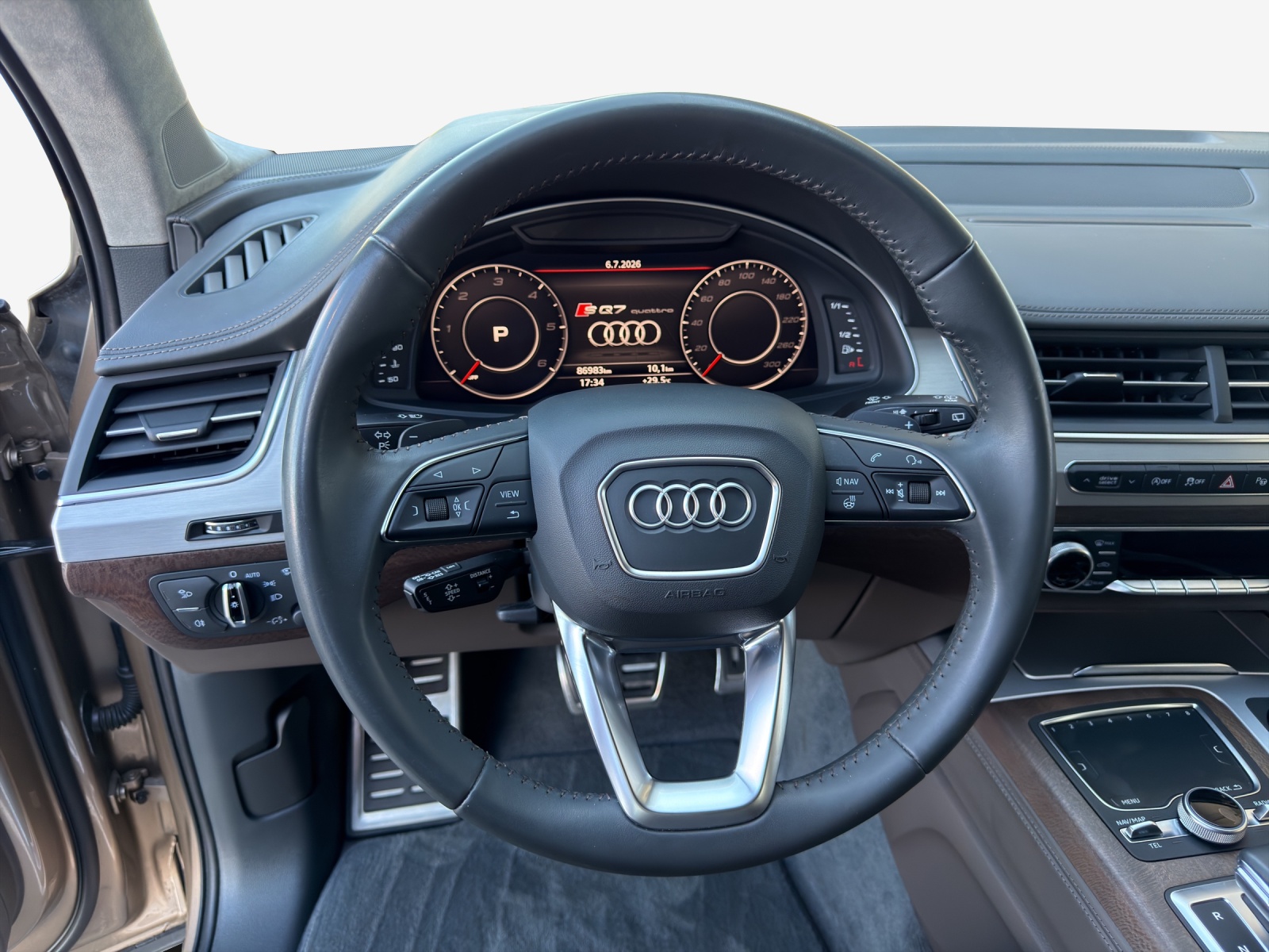 AUDI SQ7 4.0 TDI quattro tiptronic-image-9