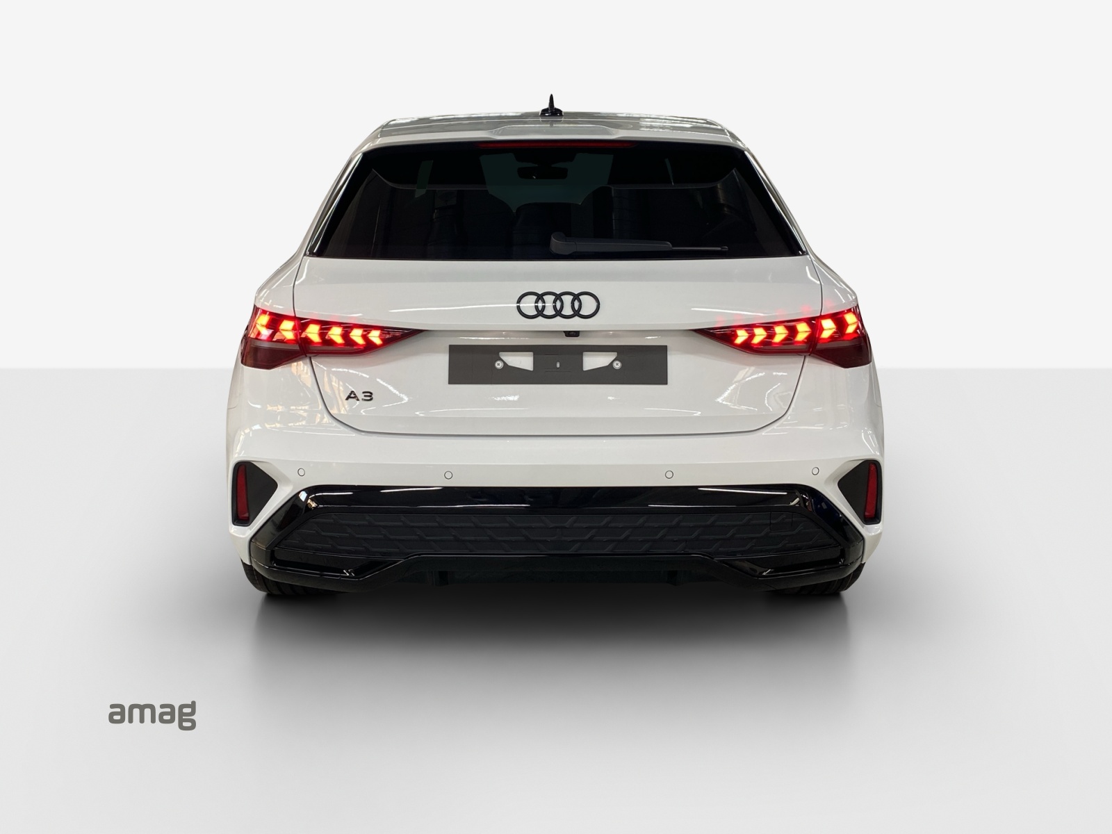 AUDI A3 Sportback TFSI 110 kW S line S tronic-showroom-element-3