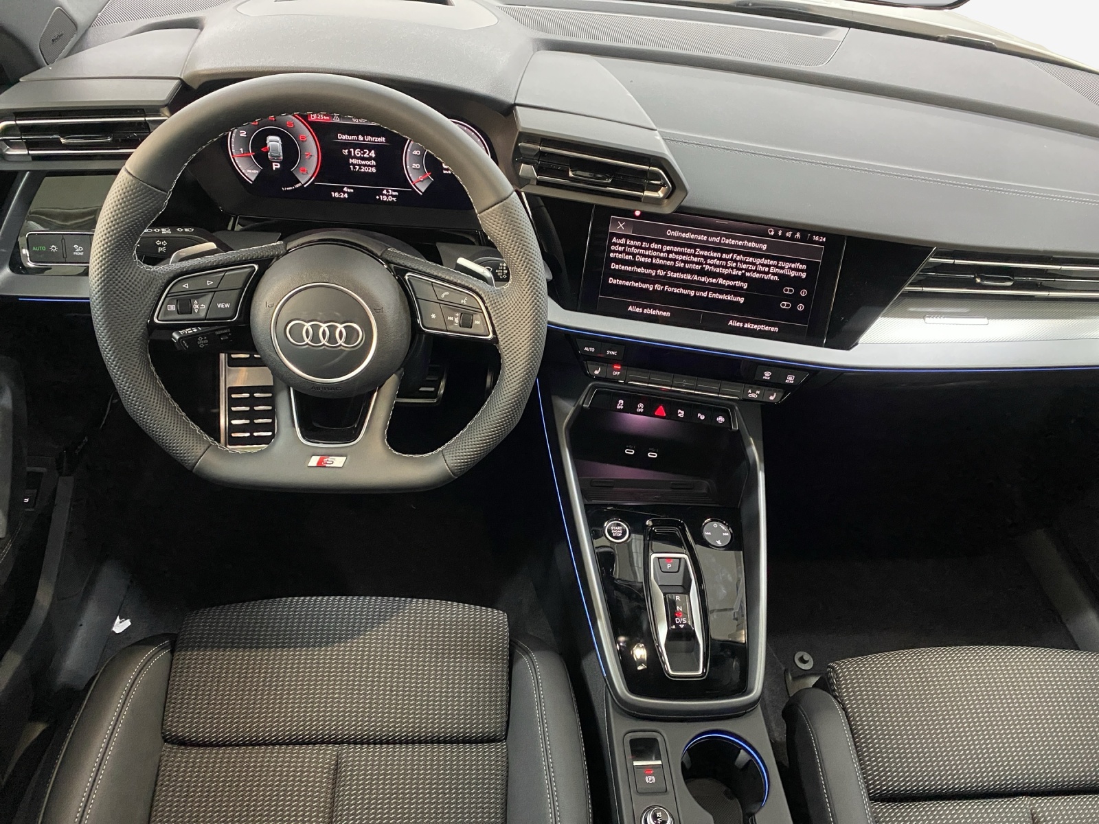 AUDI A3 Sportback TFSI 110 kW S line S tronic-image-8