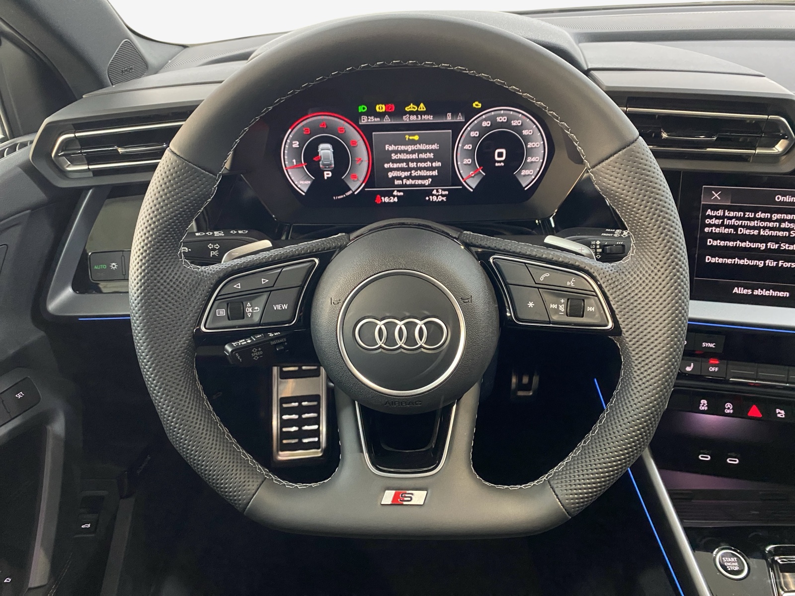 AUDI A3 Sportback TFSI 110 kW S line S tronic-image-9