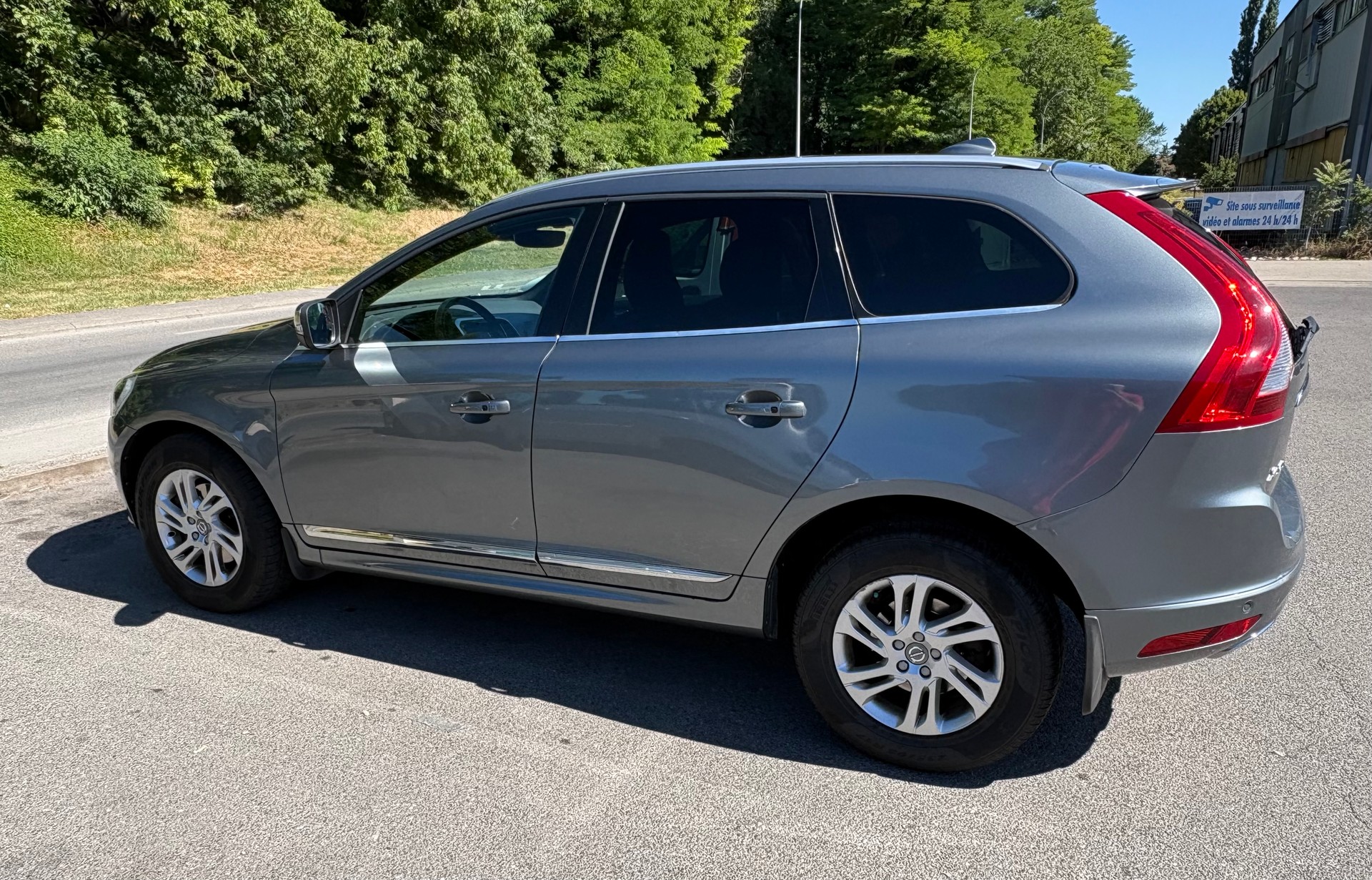 VOLVO D4 AWD Summum S/S-image-0