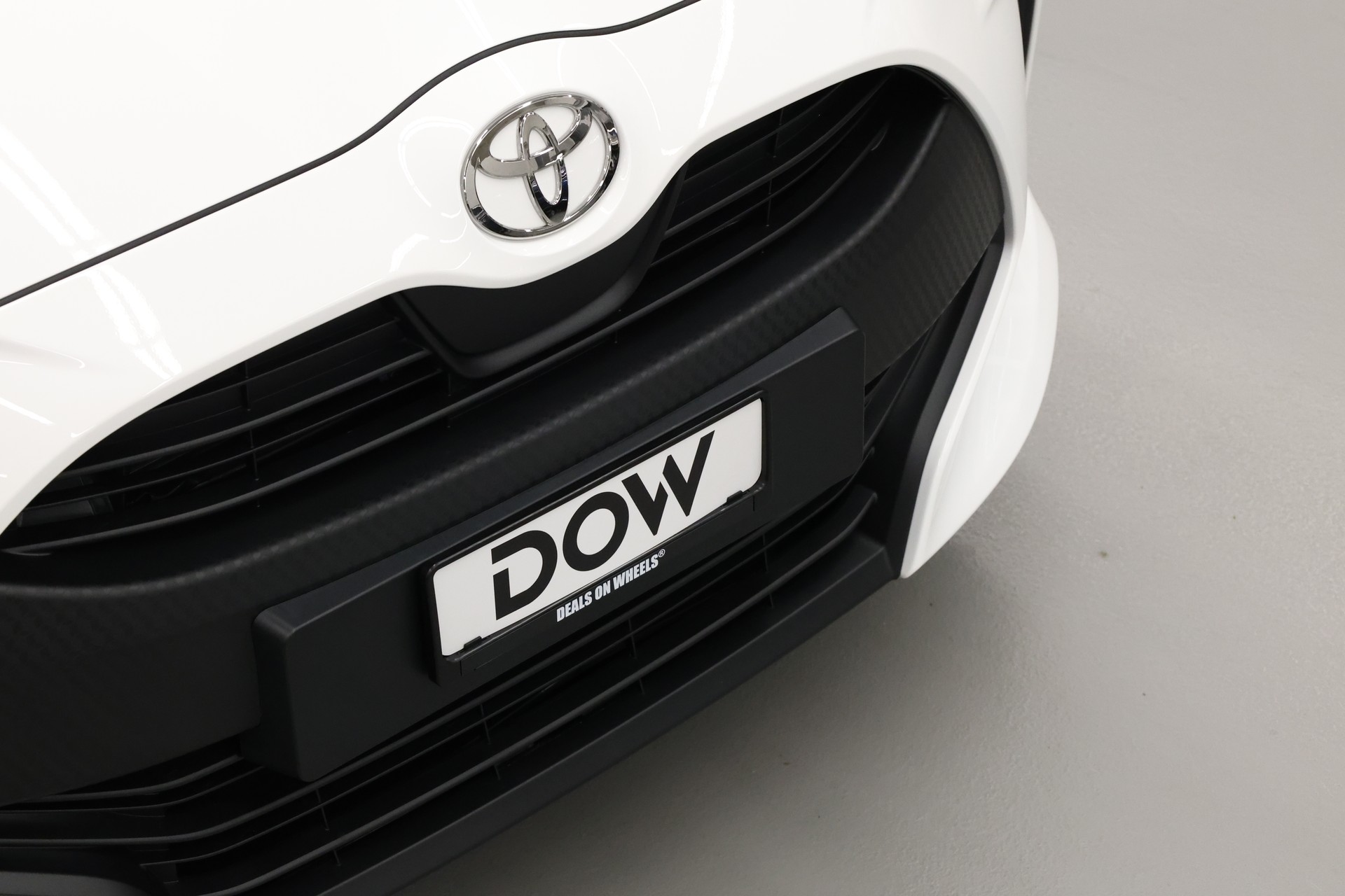 TOYOTA Yaris 1.5 Active Drive e-CVT-image-10