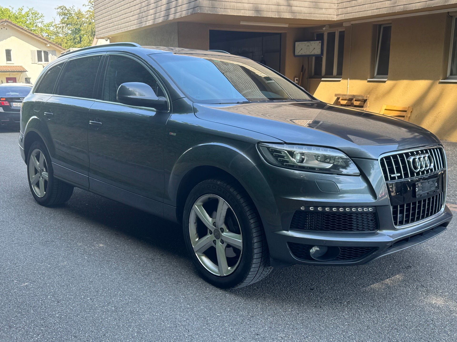 AUDI Q7 3.0 TDI quattro tiptronic-image-1