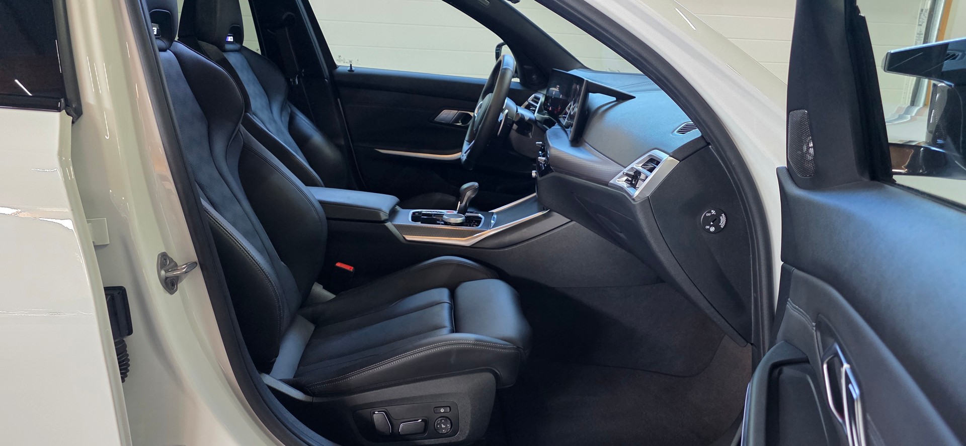 BMW M3 Competition *Panoramadach* 360°Kamera*Garantie bis 04.06.2028*-image-27