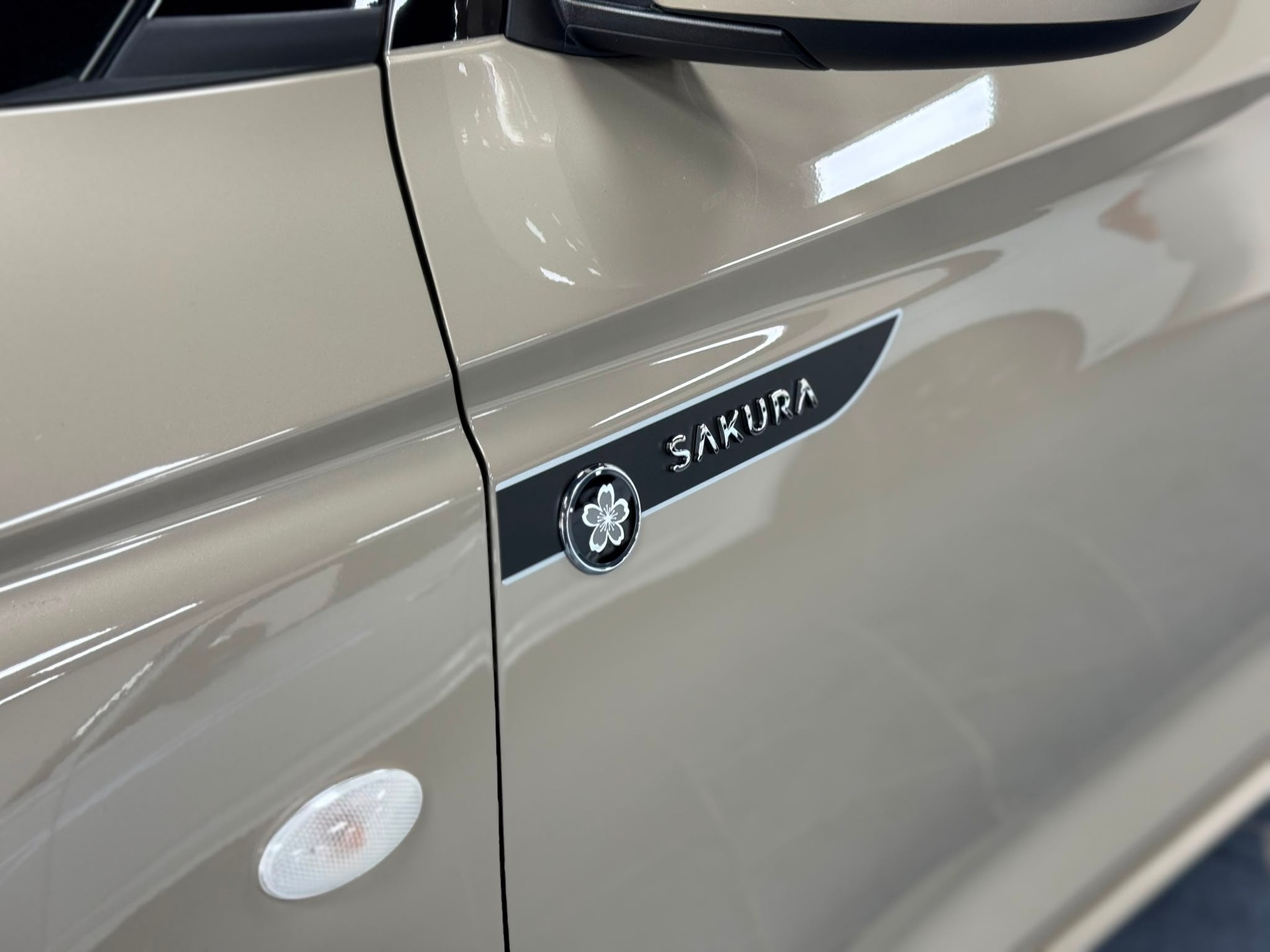 SUZUKI Swift 1.2 Sakura Hybrid CVT-image-6