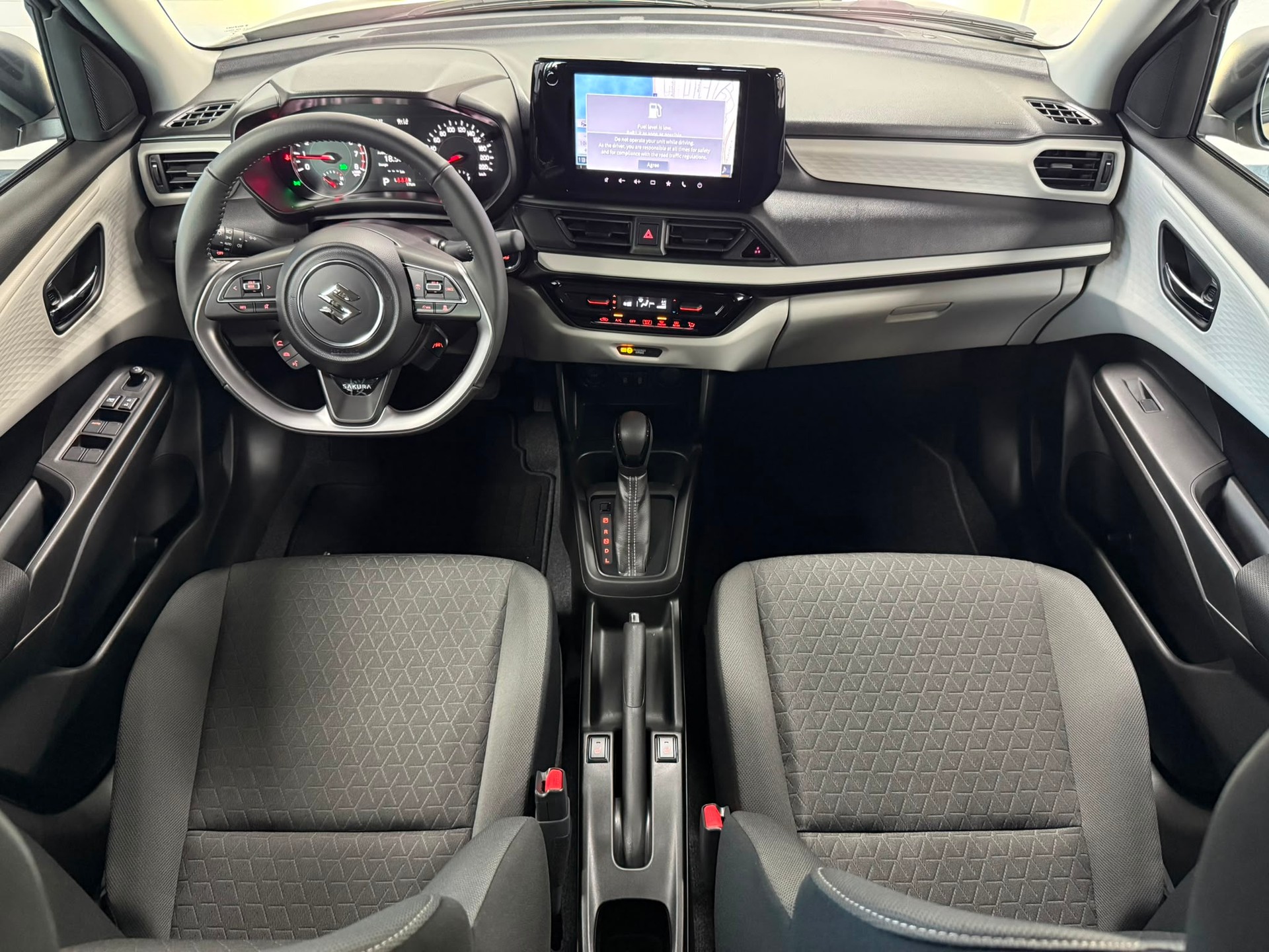 SUZUKI Swift 1.2 Sakura Hybrid CVT-image-13
