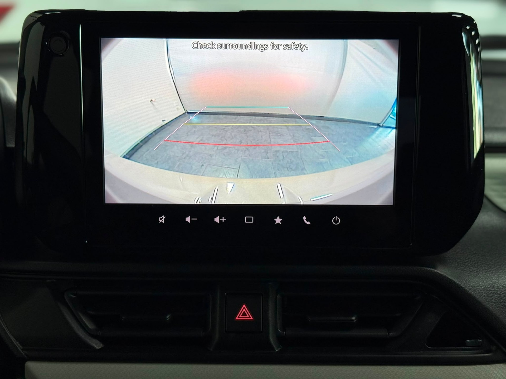 SUZUKI Swift 1.2 Sakura Hybrid CVT-image-20