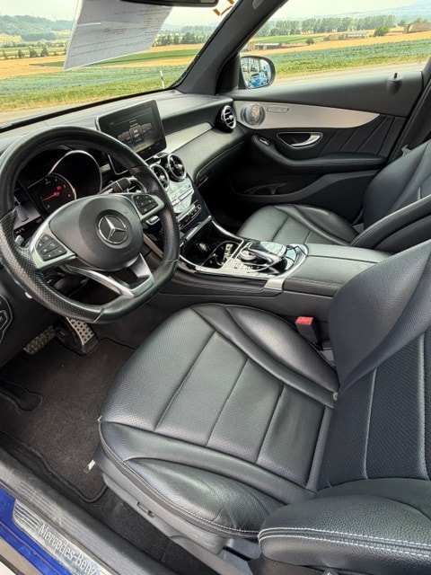 MERCEDES-BENZ GLC 250 d AMG Line 4Matic 9G-Tronic-image-12