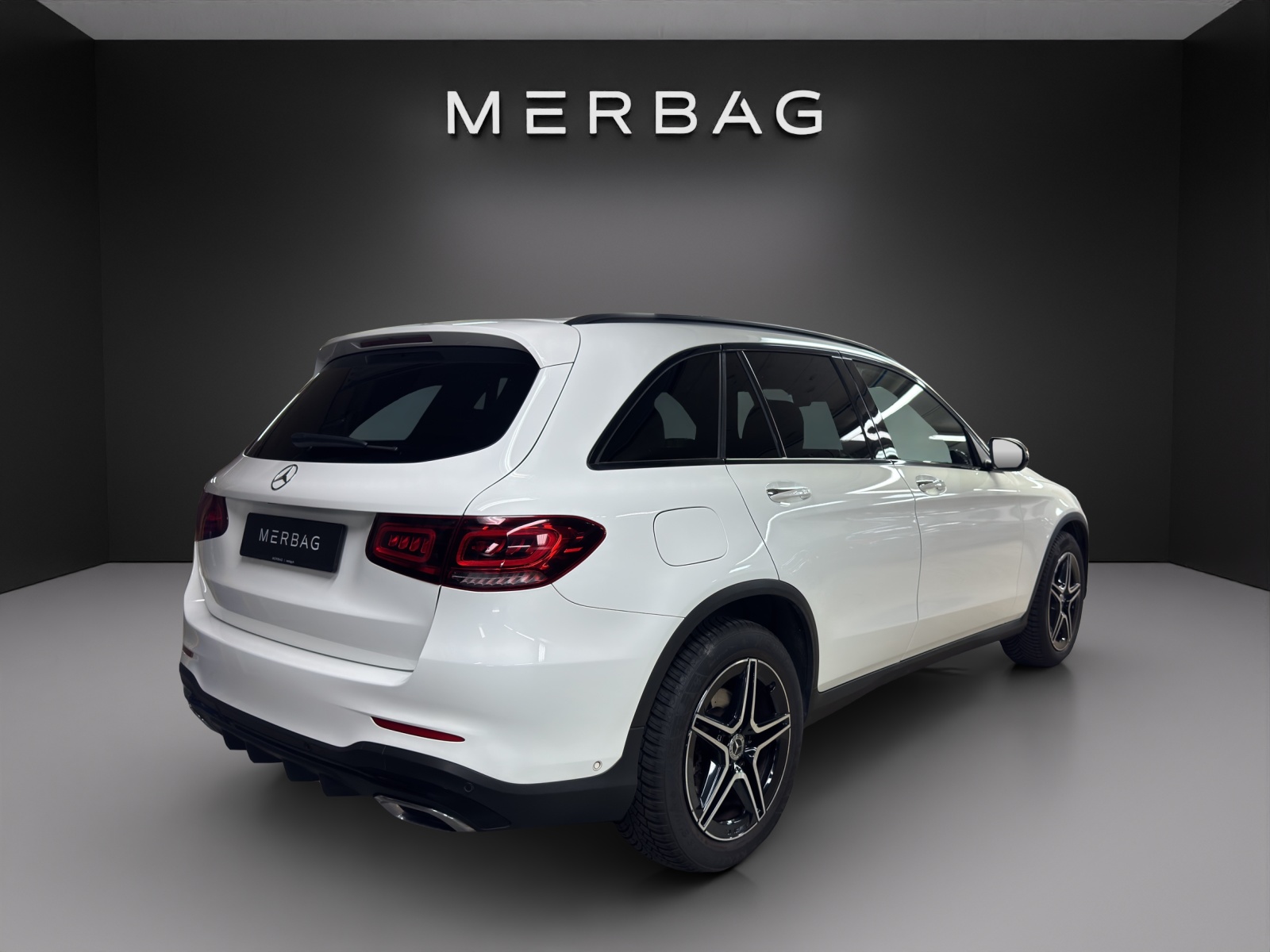 MERCEDES-BENZ GLC 220 d AMG Line 4Matic-image-4