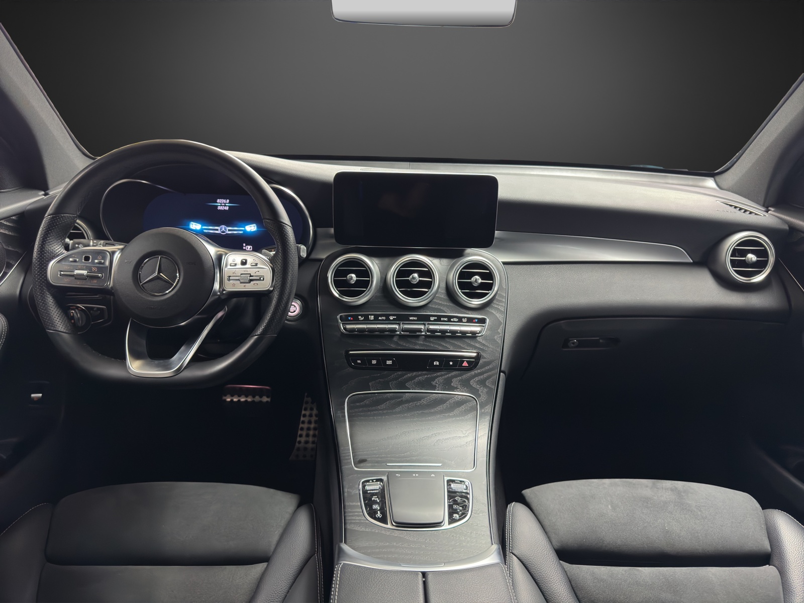 MERCEDES-BENZ GLC 220 d AMG Line 4Matic-image-10