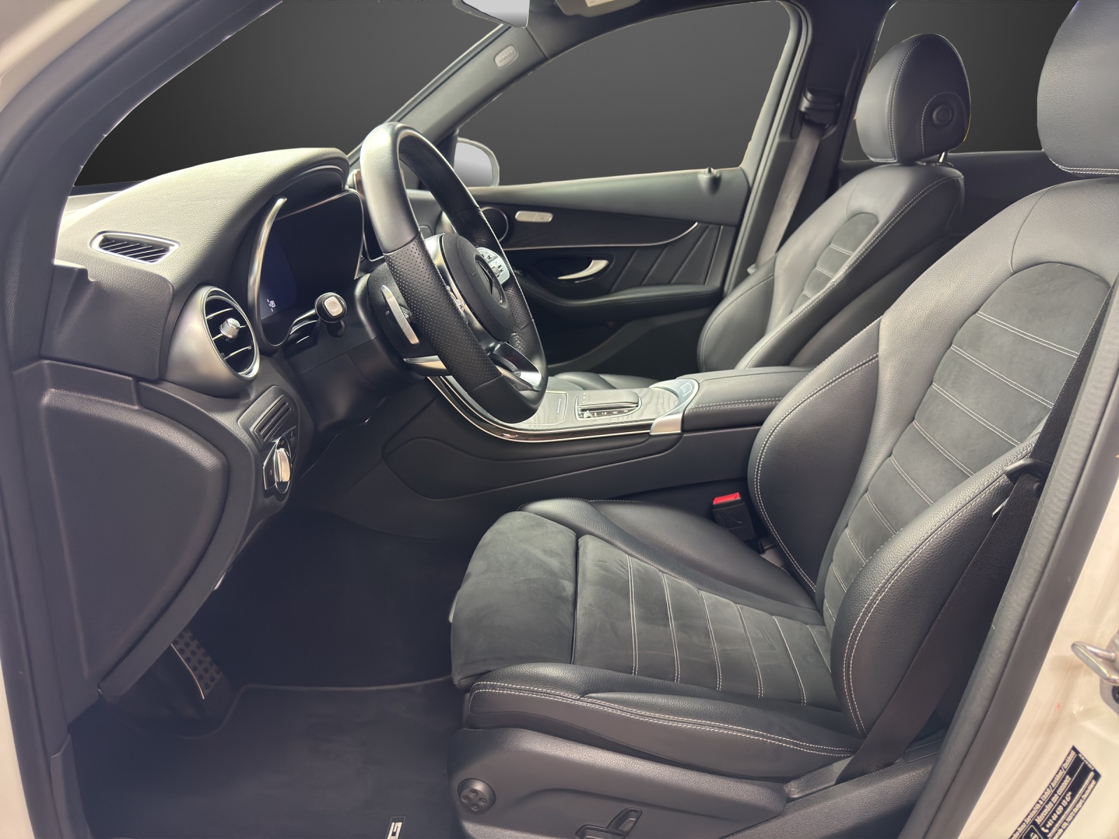 MERCEDES-BENZ GLC 220 d AMG Line 4Matic-image-9