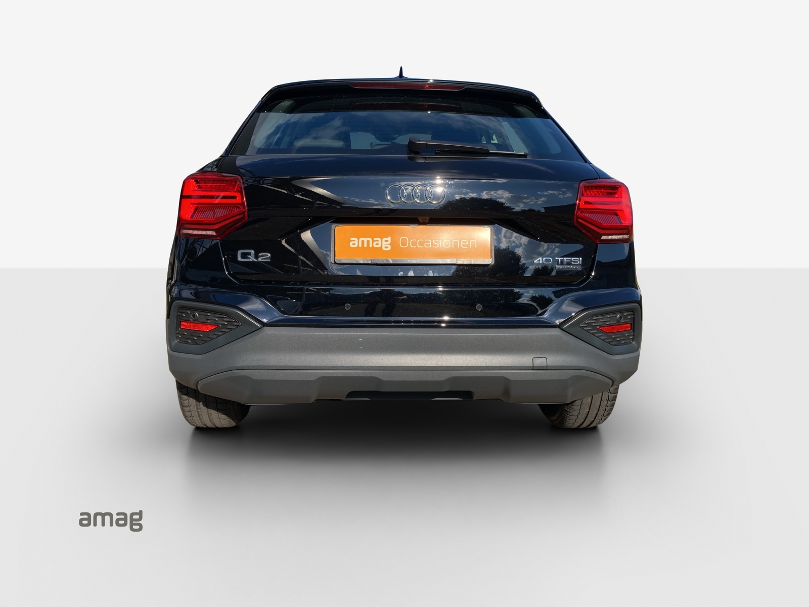 AUDI Q2 40 TFSI Attraction quattro S-tronic-showroom-element-3