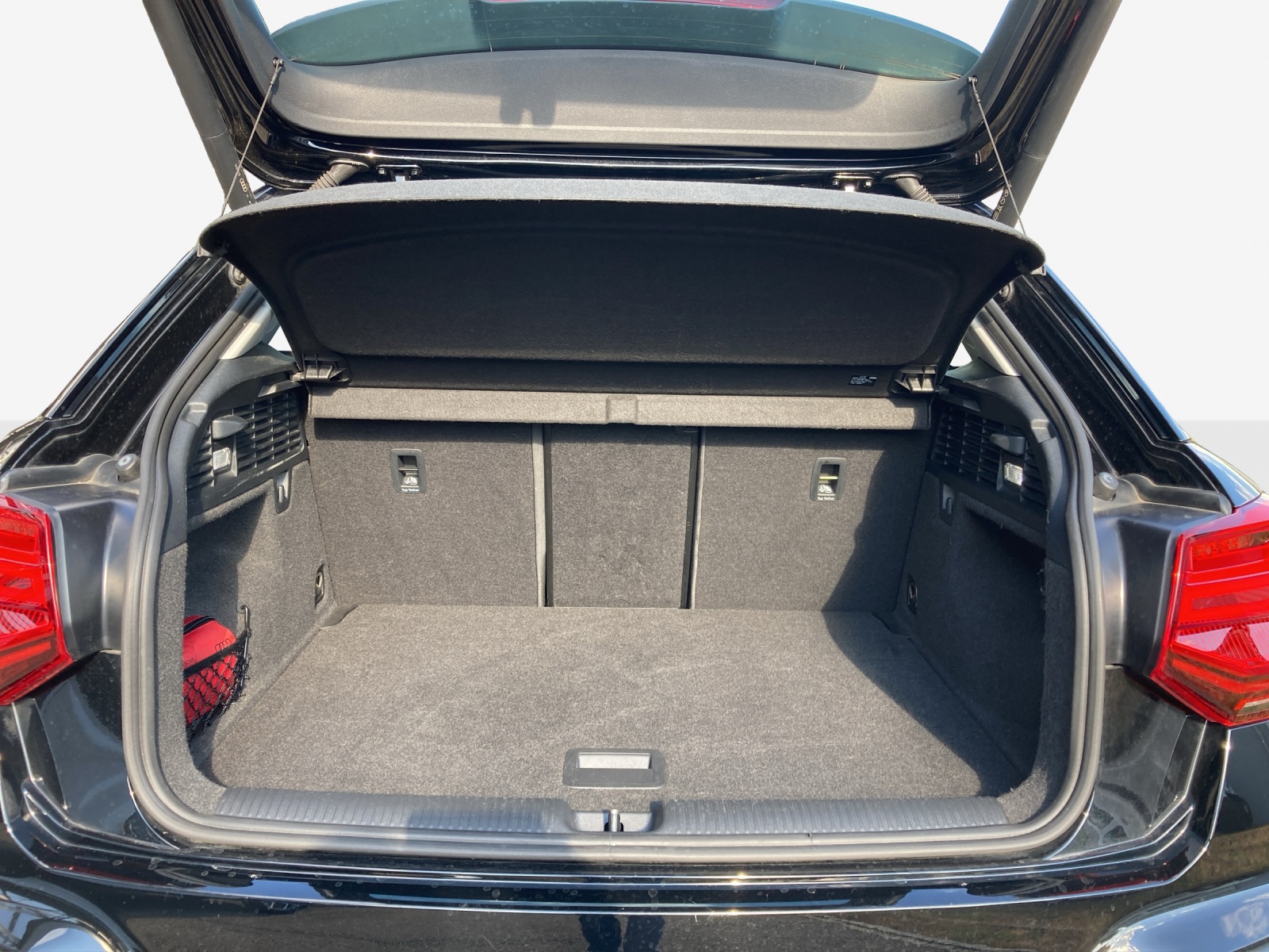 AUDI Q2 40 TFSI Attraction quattro S-tronic-image-12