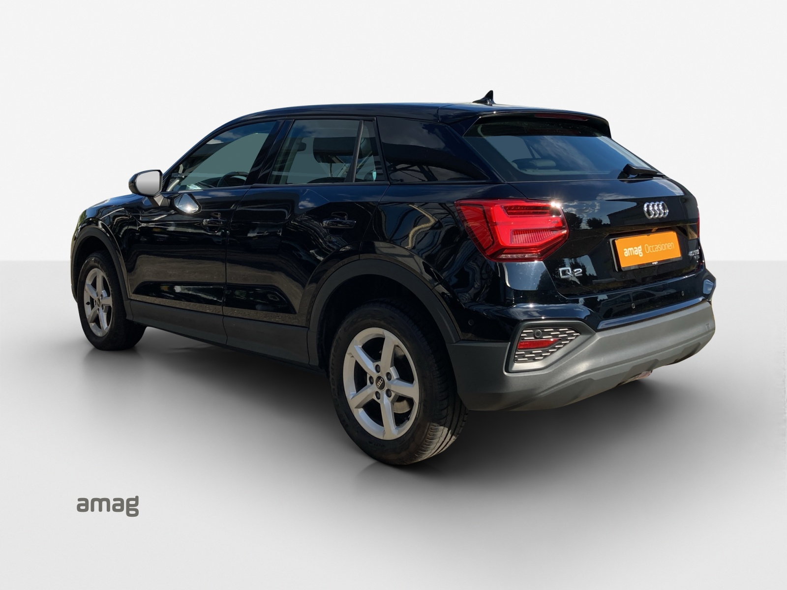 AUDI Q2 40 TFSI Attraction quattro S-tronic-showroom-element-2