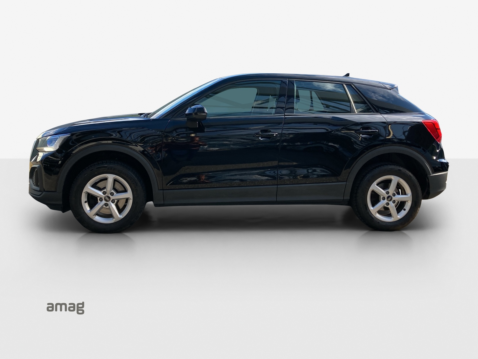 AUDI Q2 40 TFSI Attraction quattro S-tronic-showroom-element-1