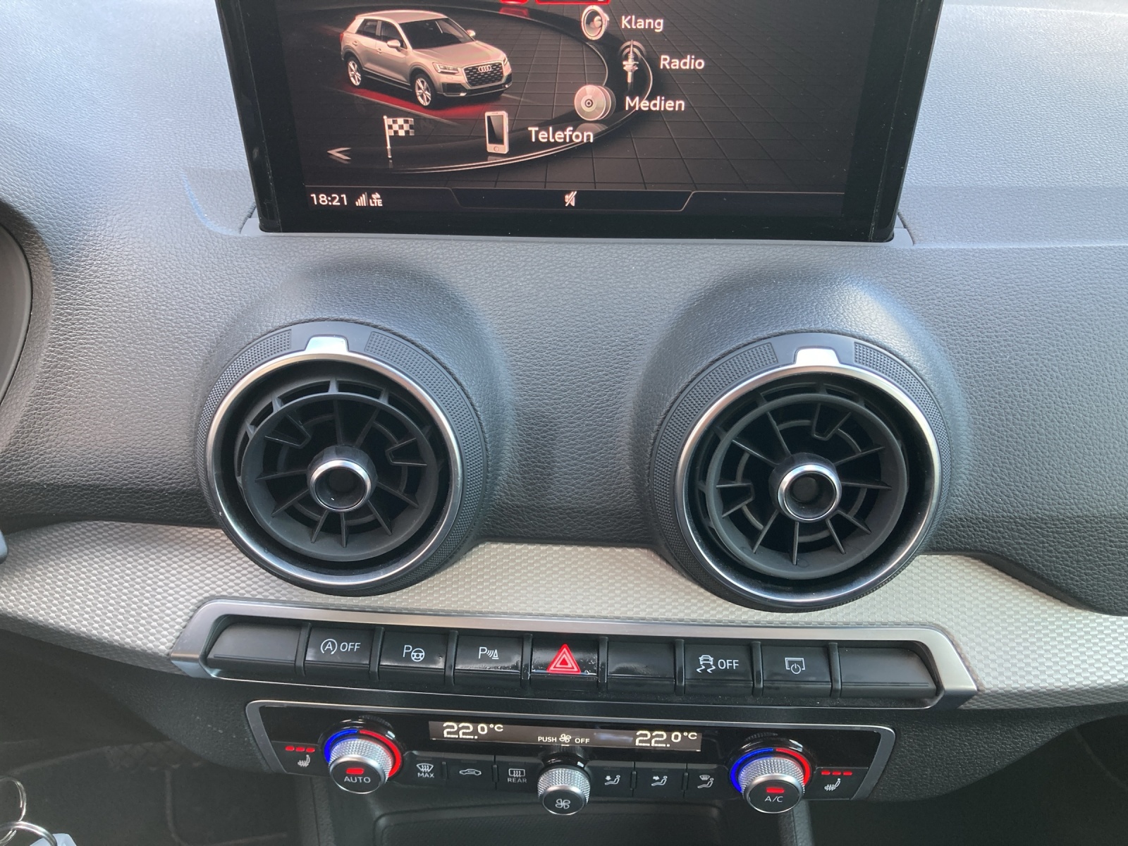AUDI Q2 40 TFSI Attraction quattro S-tronic-image-10
