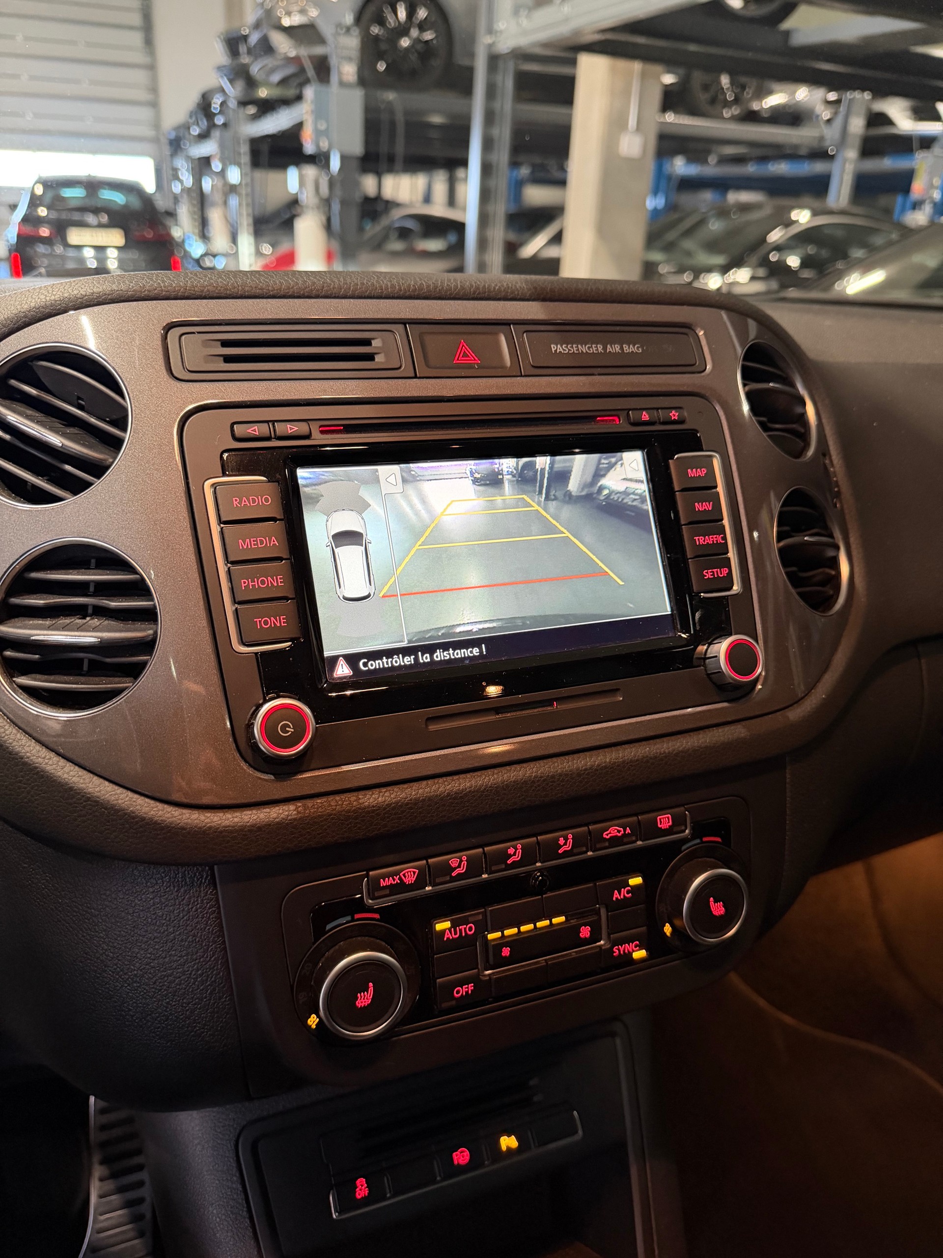 VW Tiguan 2.0 TSI R-Line 4Motion DSG-image-11