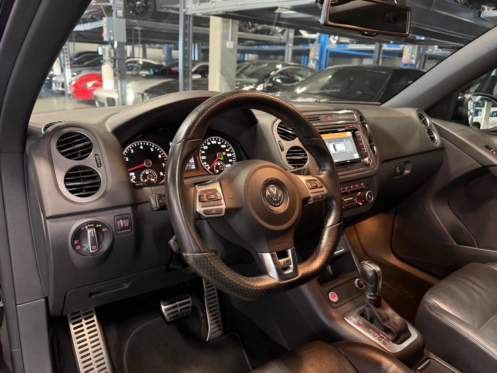 VW Tiguan 2.0 TSI R-Line 4Motion DSG-image-6