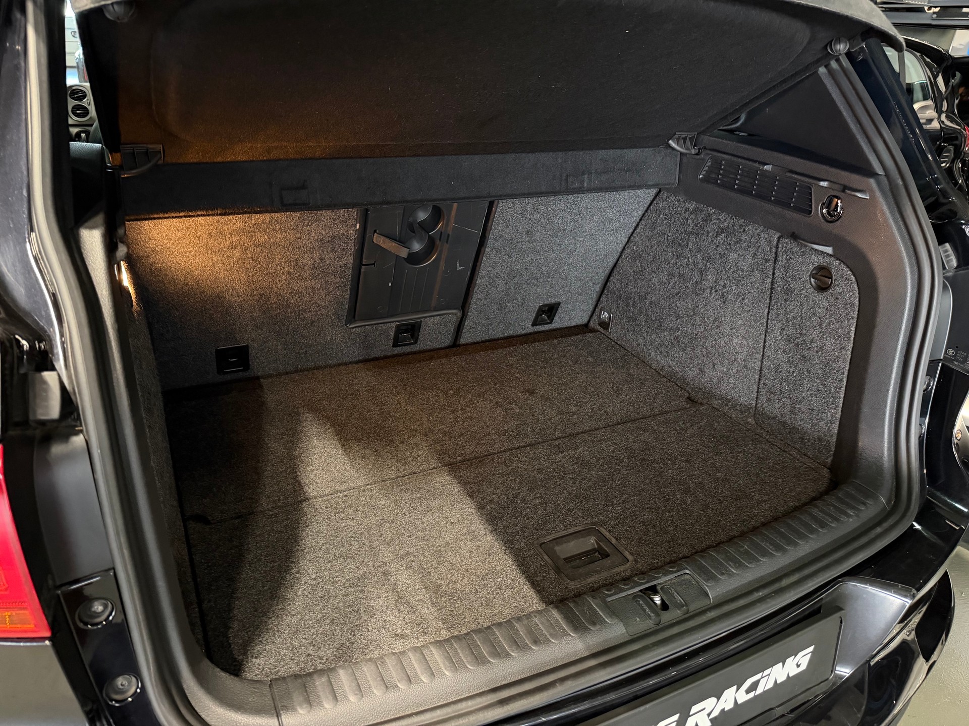 VW Tiguan 2.0 TSI R-Line 4Motion DSG-image-12