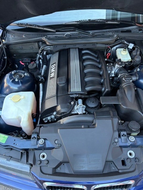 BMW 323ti-image-5