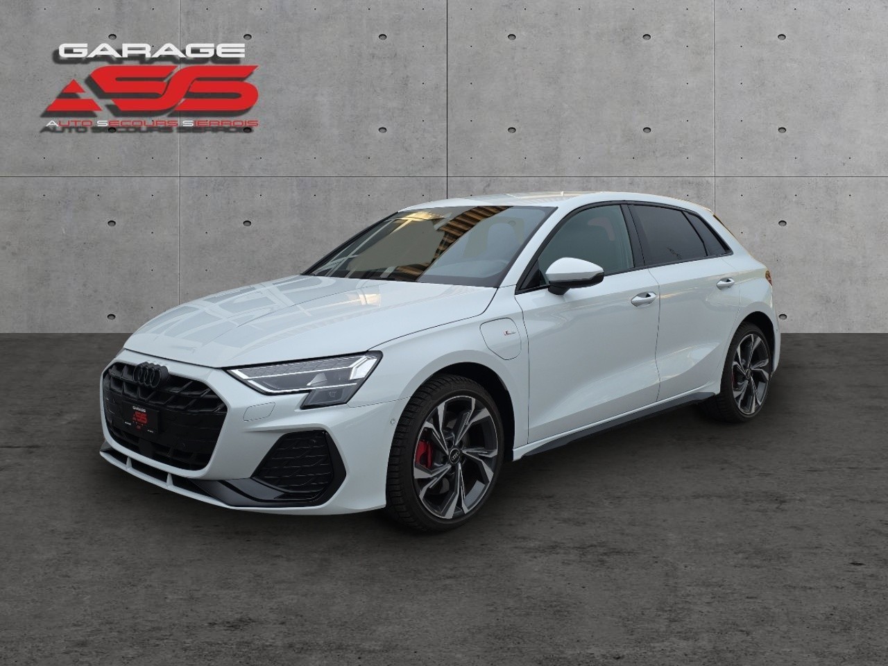 AUDI A3 Sportback 45 TFSI e S line Attraction S-tronic-image-1